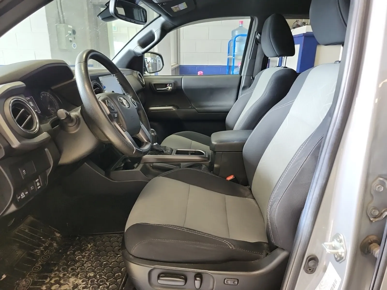 Front Interior Photo