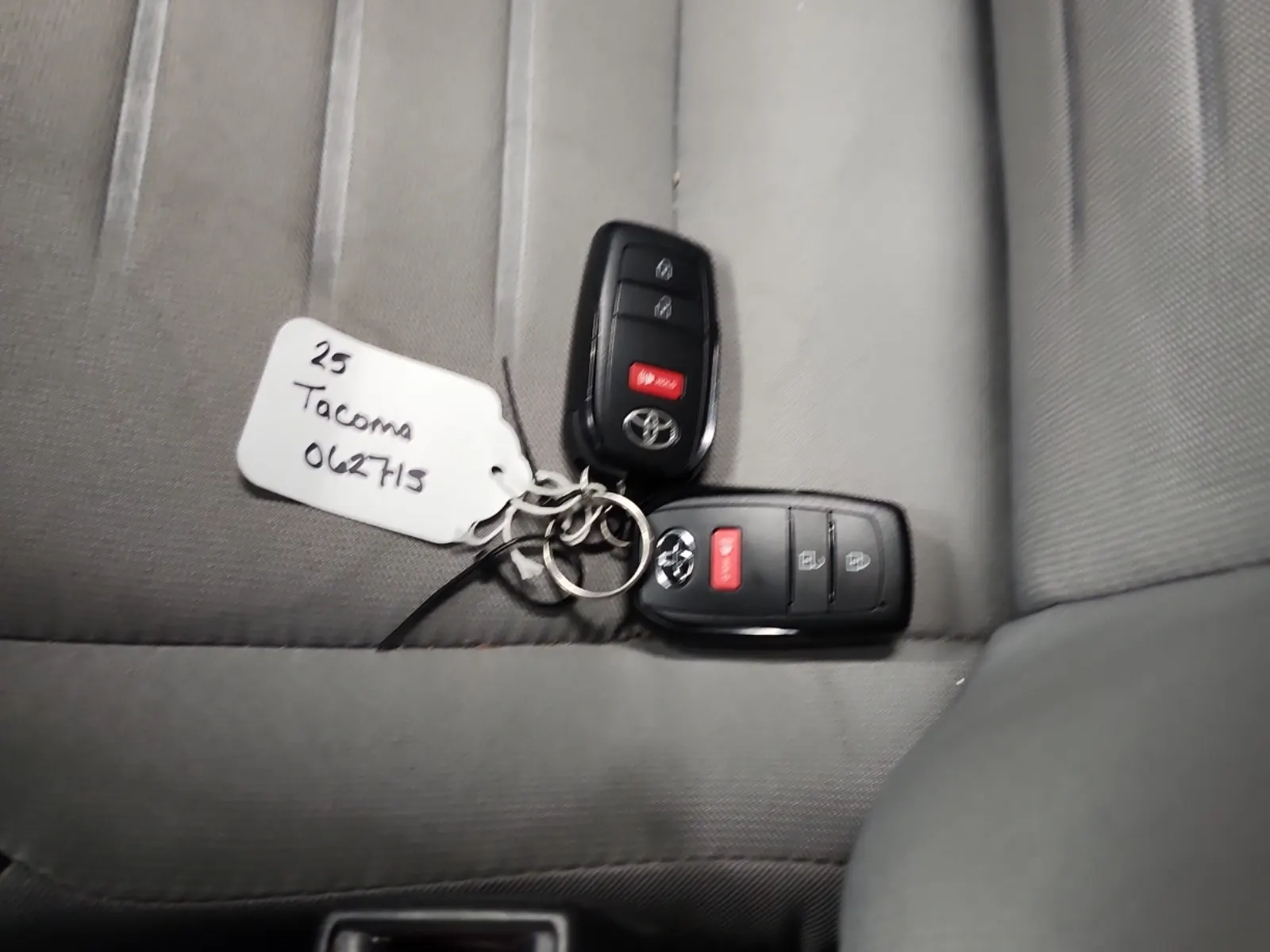 Keys/Fobs/Manual Photo