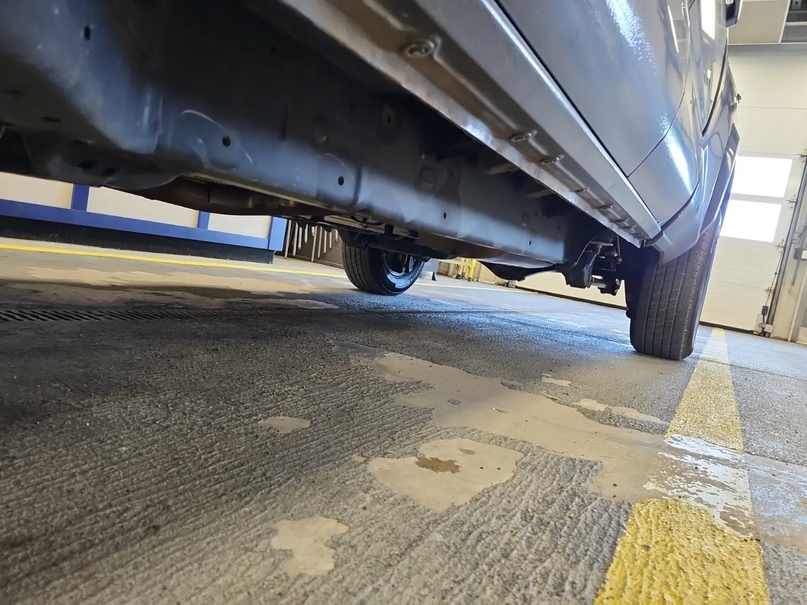 Undercarriage - Driver Photo