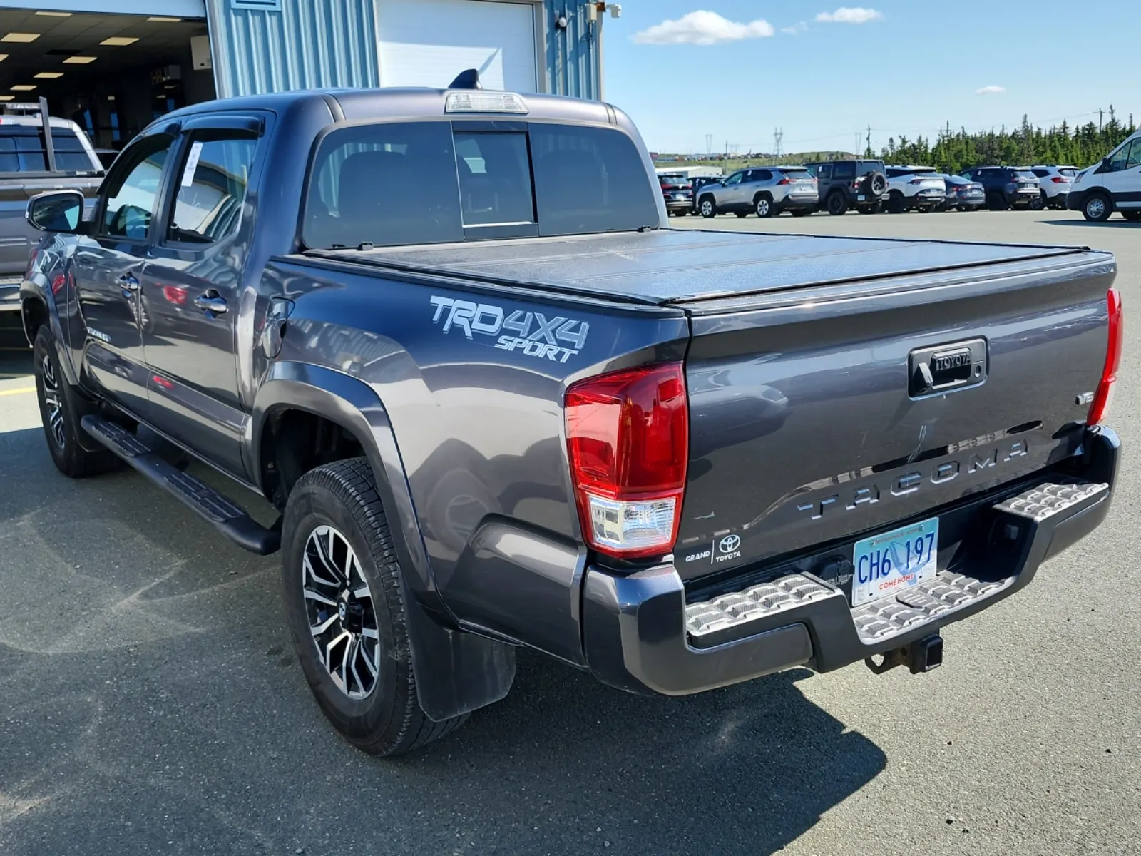 Driver Rear 3/4 Photo