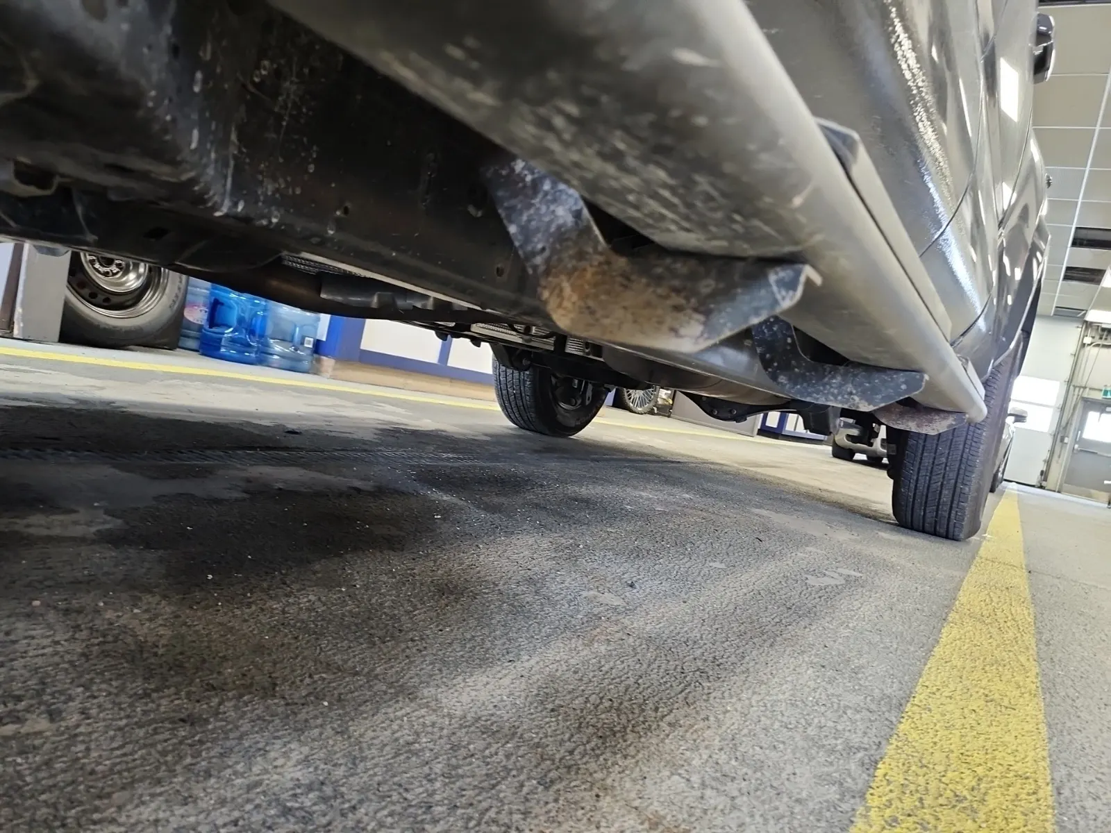 Undercarriage - Driver Photo