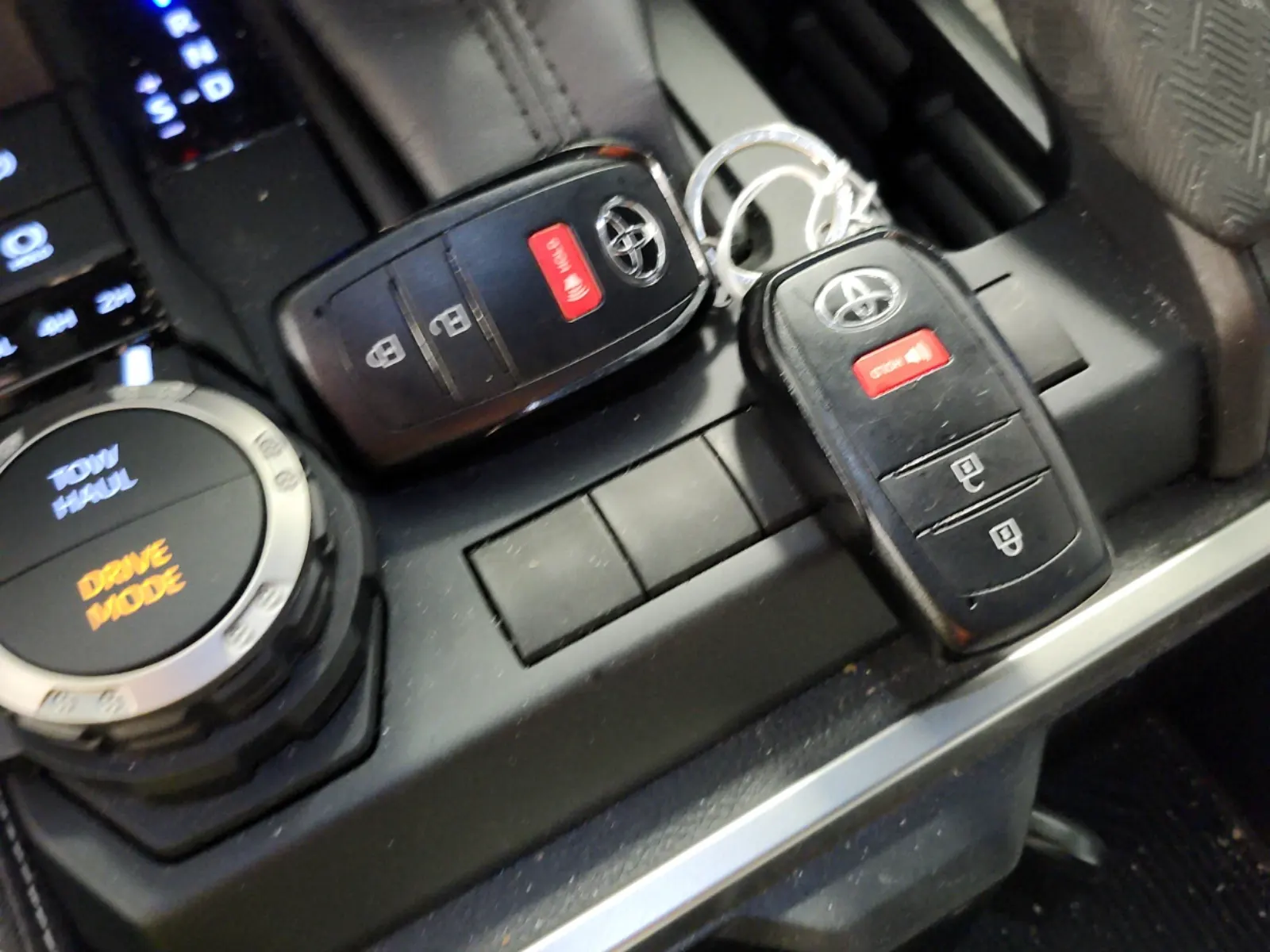 Keys/Fobs/Manual Photo