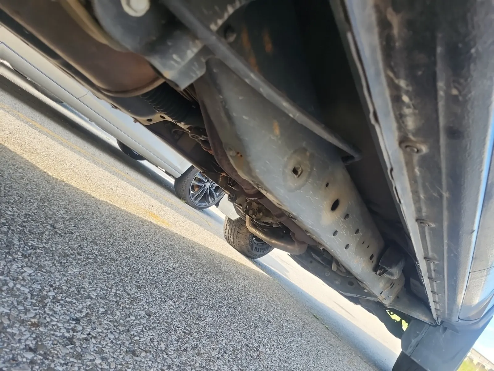 Undercarriage - Passenger Photo