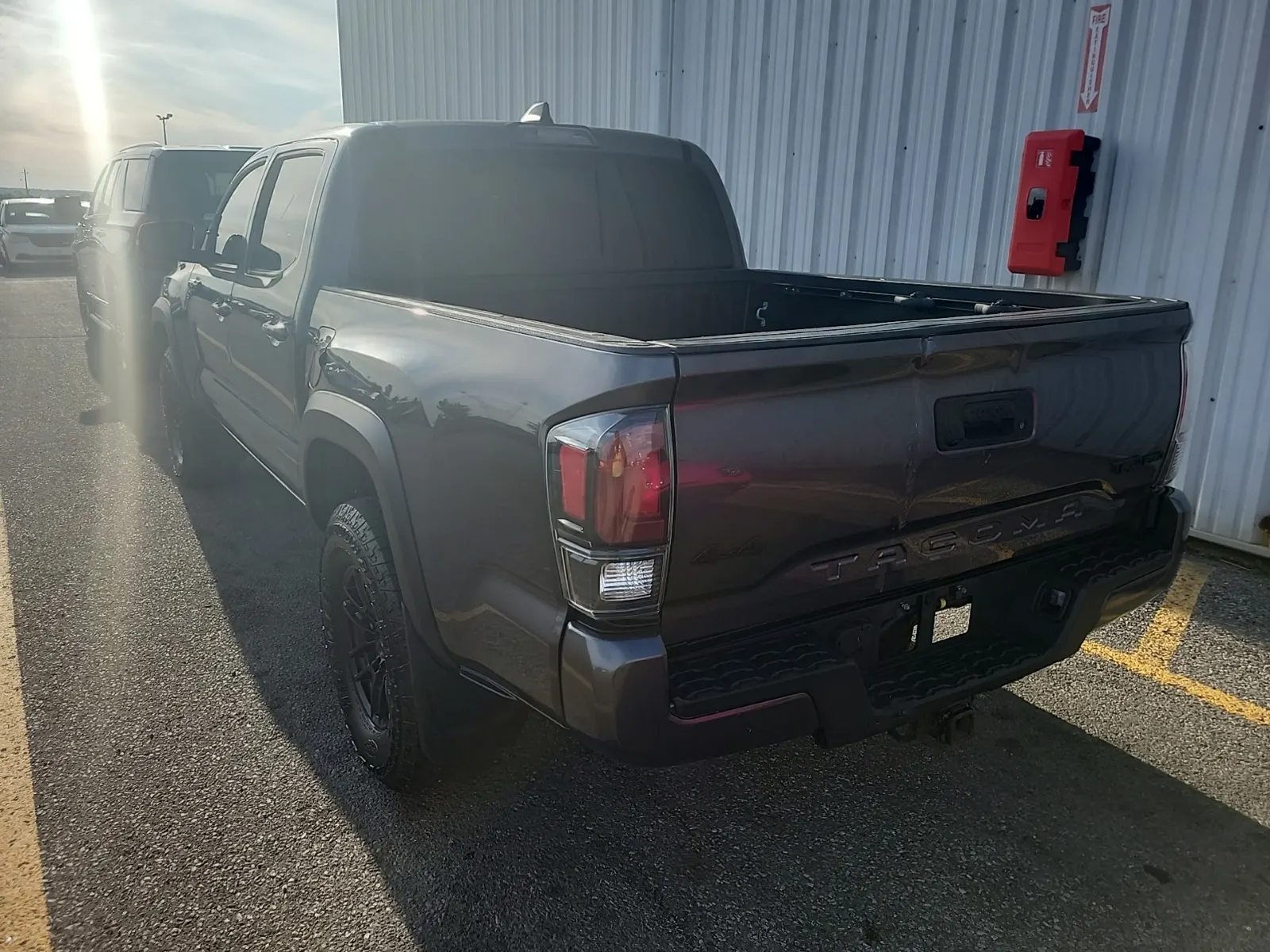 Driver Rear 3/4 Photo