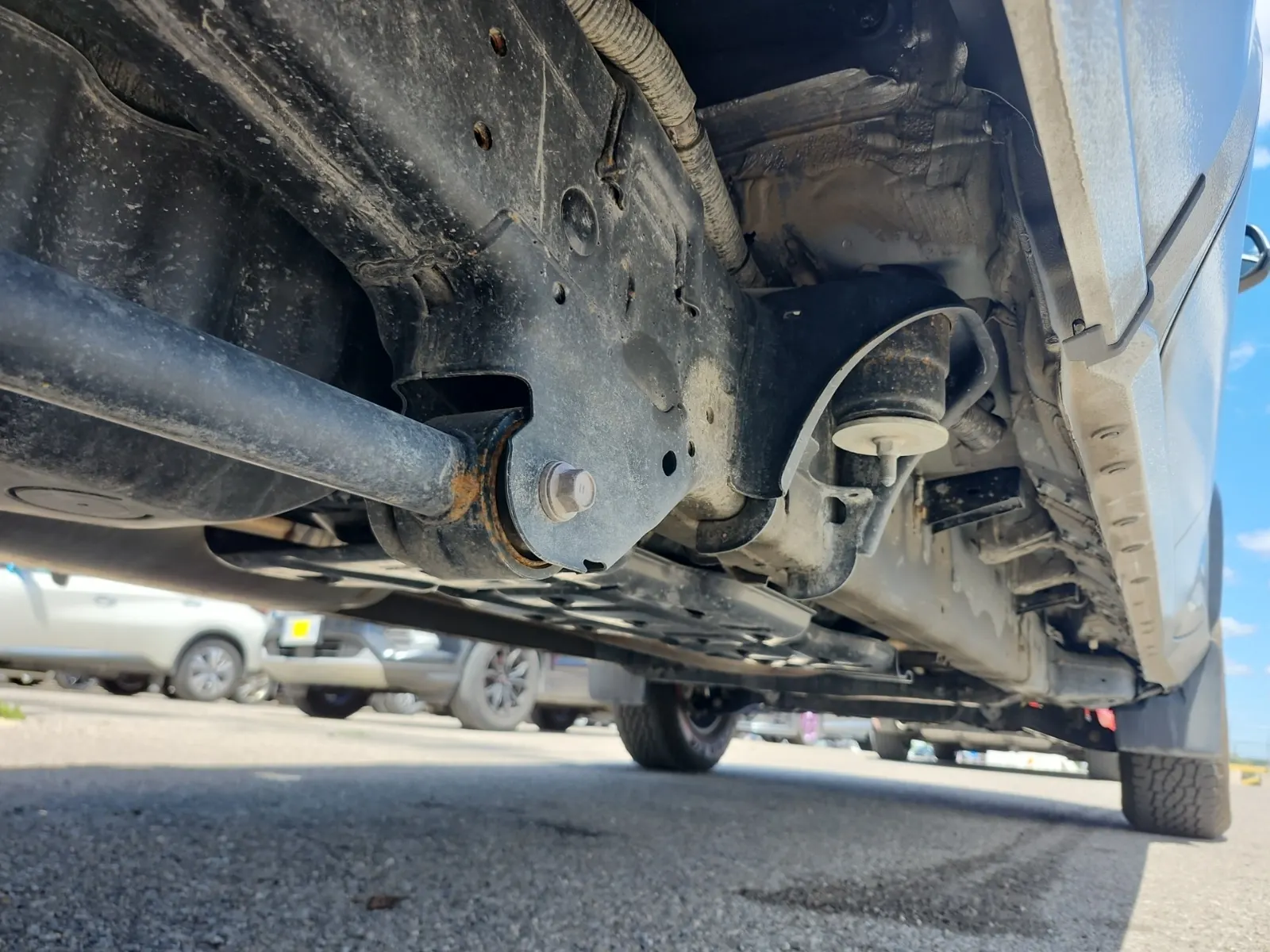 Undercarriage - Passenger Photo