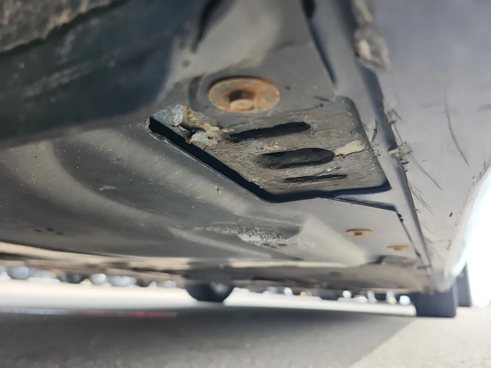 Undercarriage - Passenger Photo
