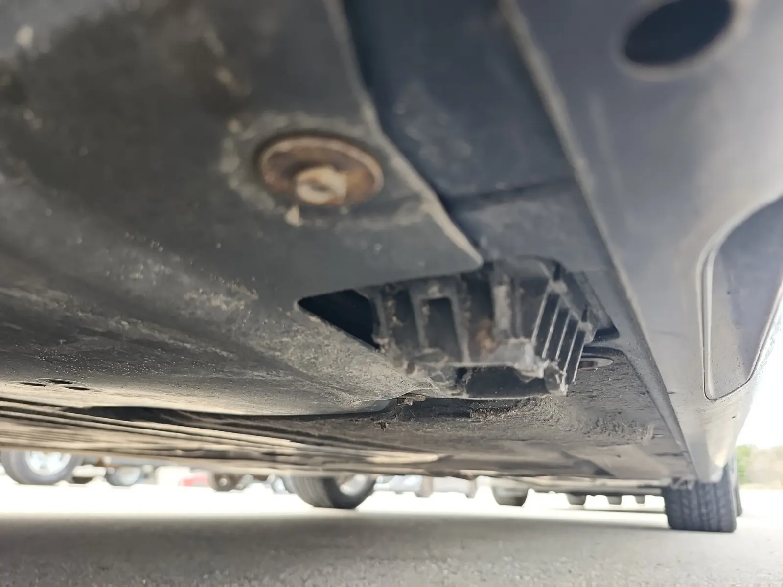 Undercarriage - Driver Photo