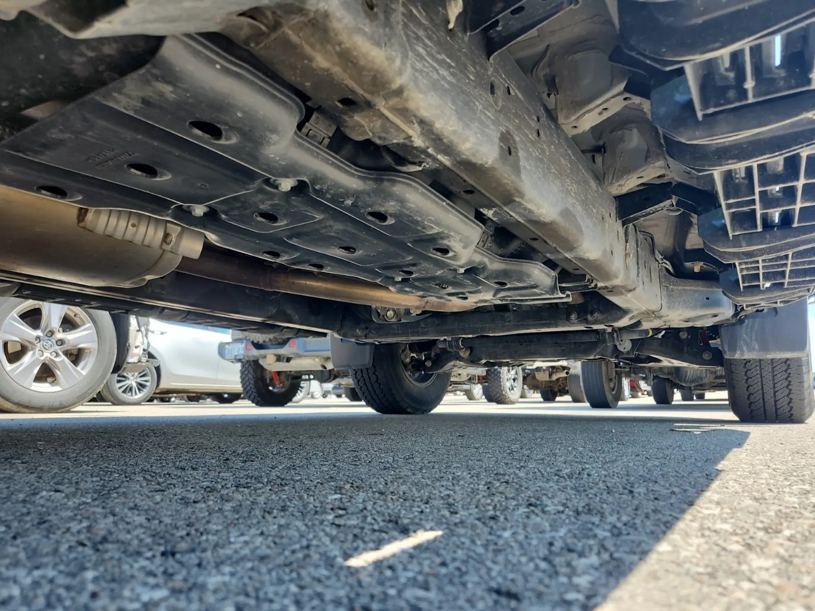 Undercarriage - Passenger Photo