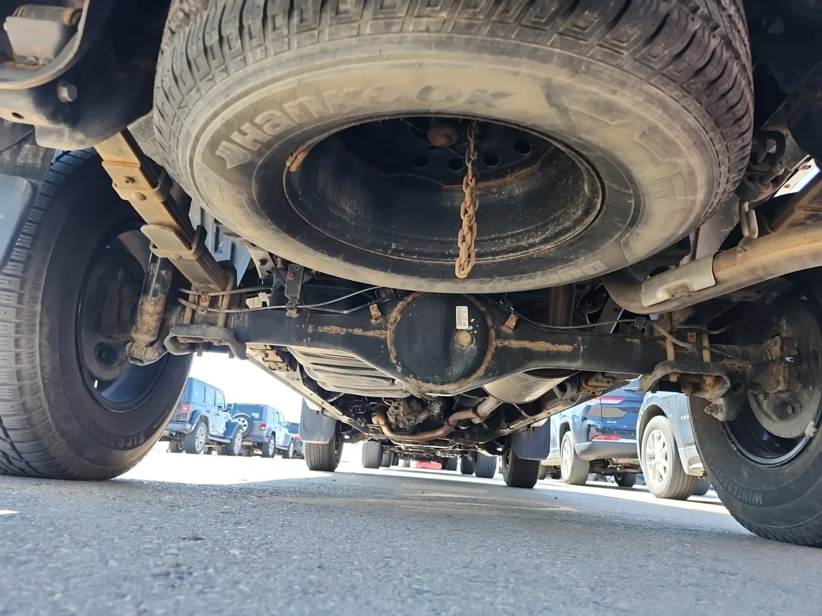 Undercarriage - Rear Photo