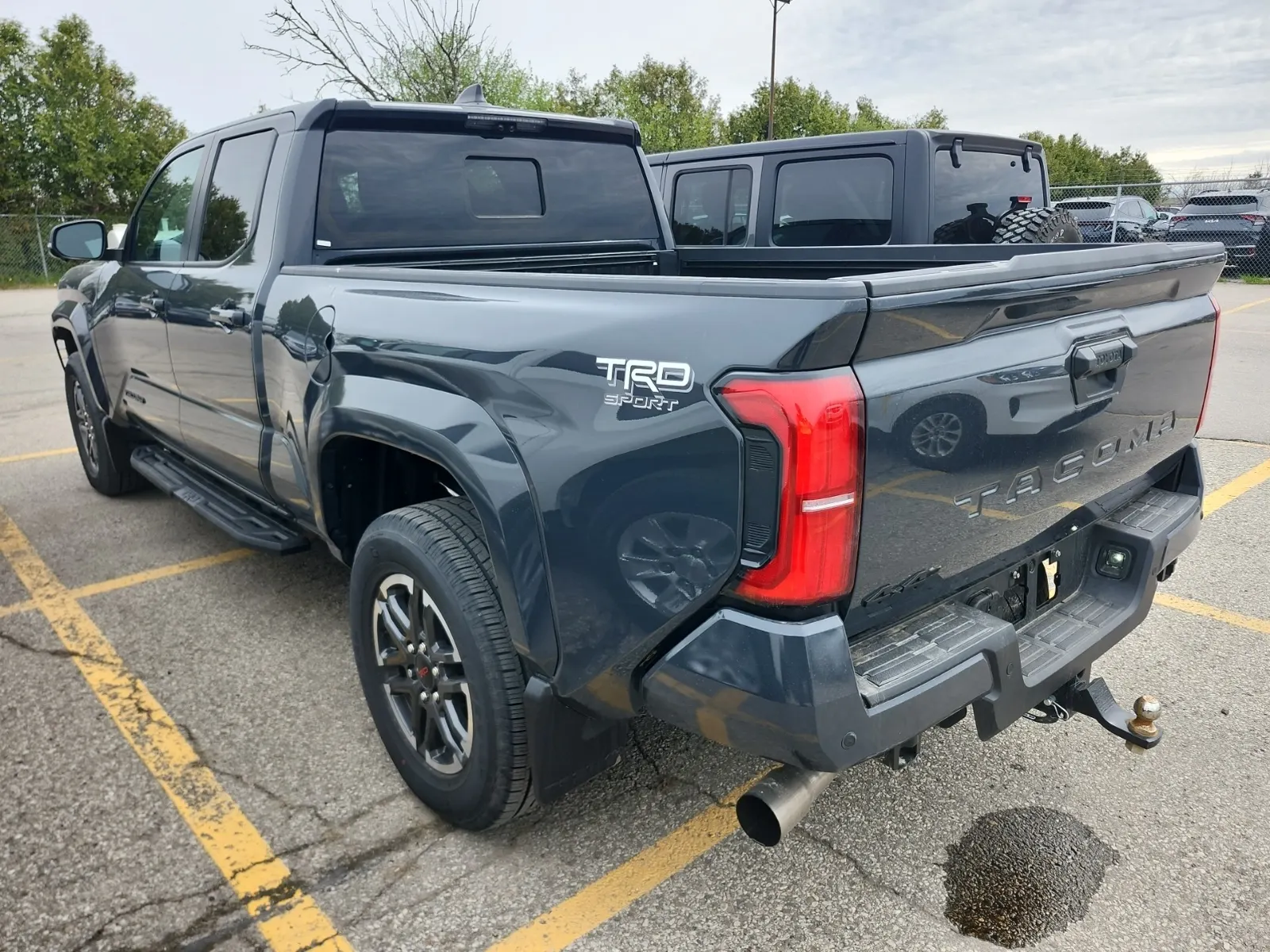 Driver Rear 3/4 Photo