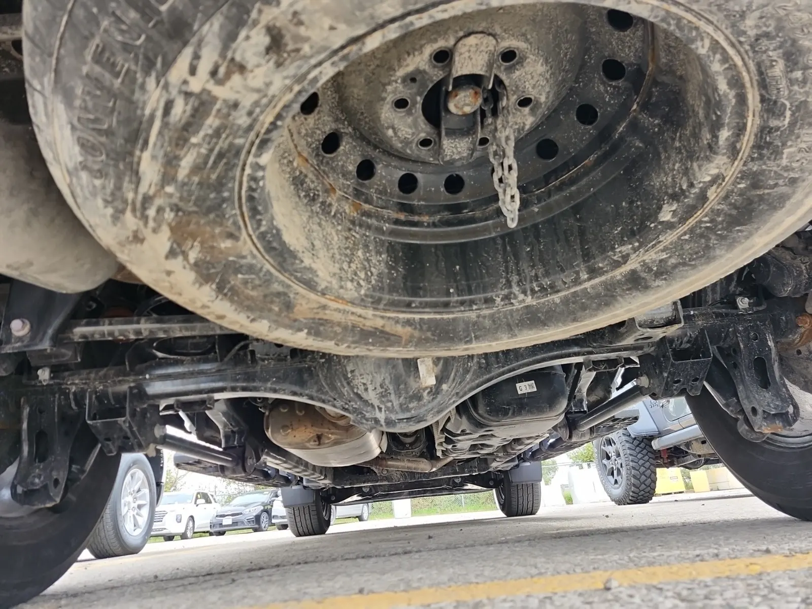 Undercarriage - Rear Photo