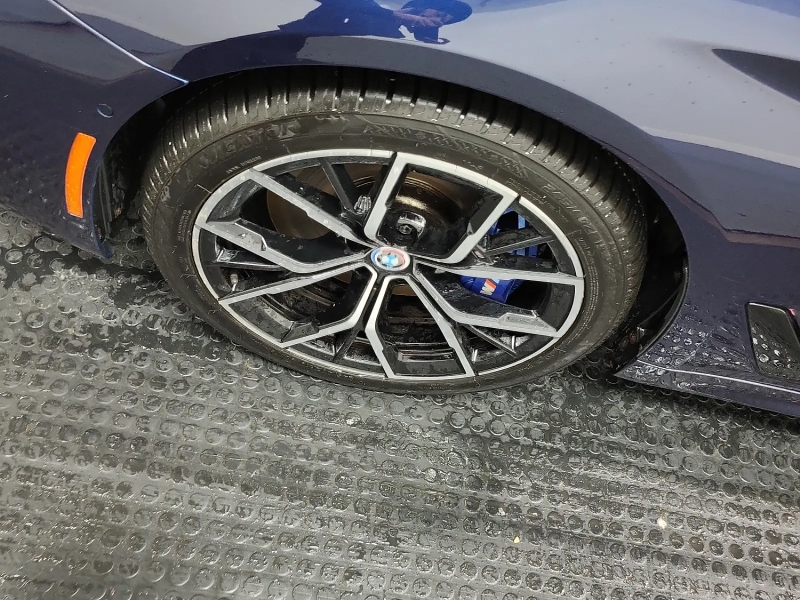 Front driver wheel/tire photo