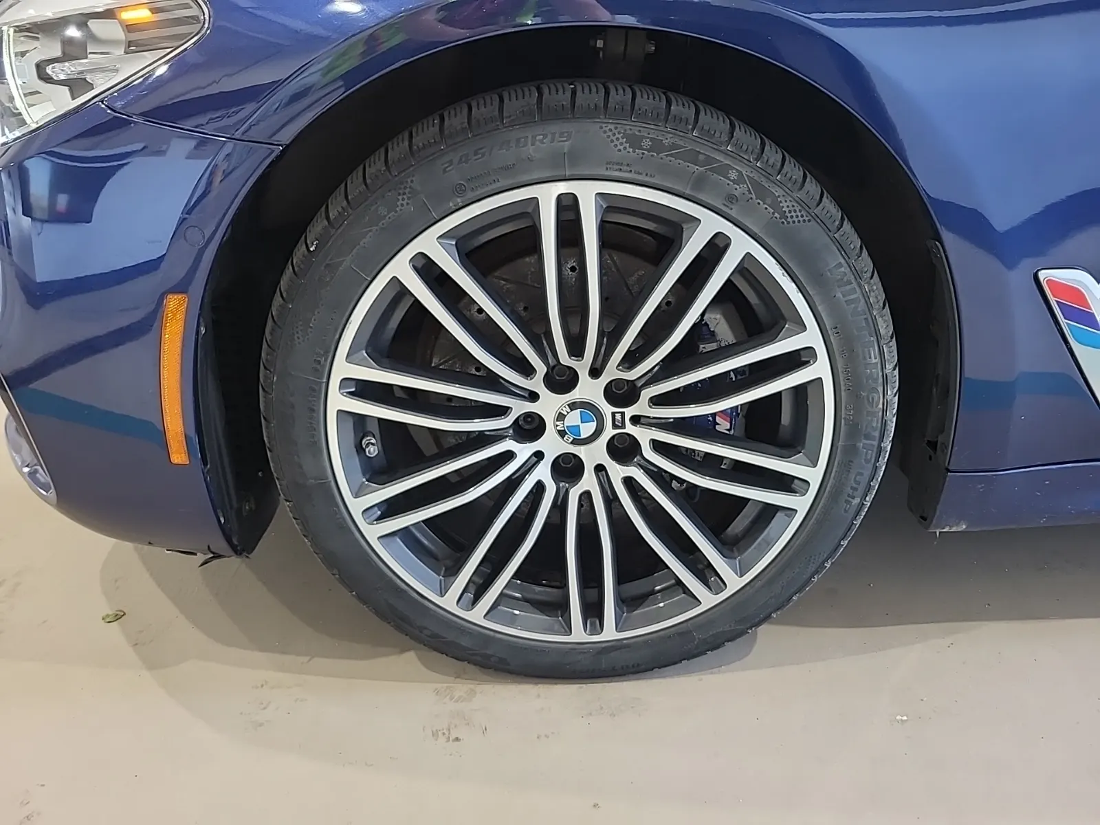 Front driver wheel/tire photo