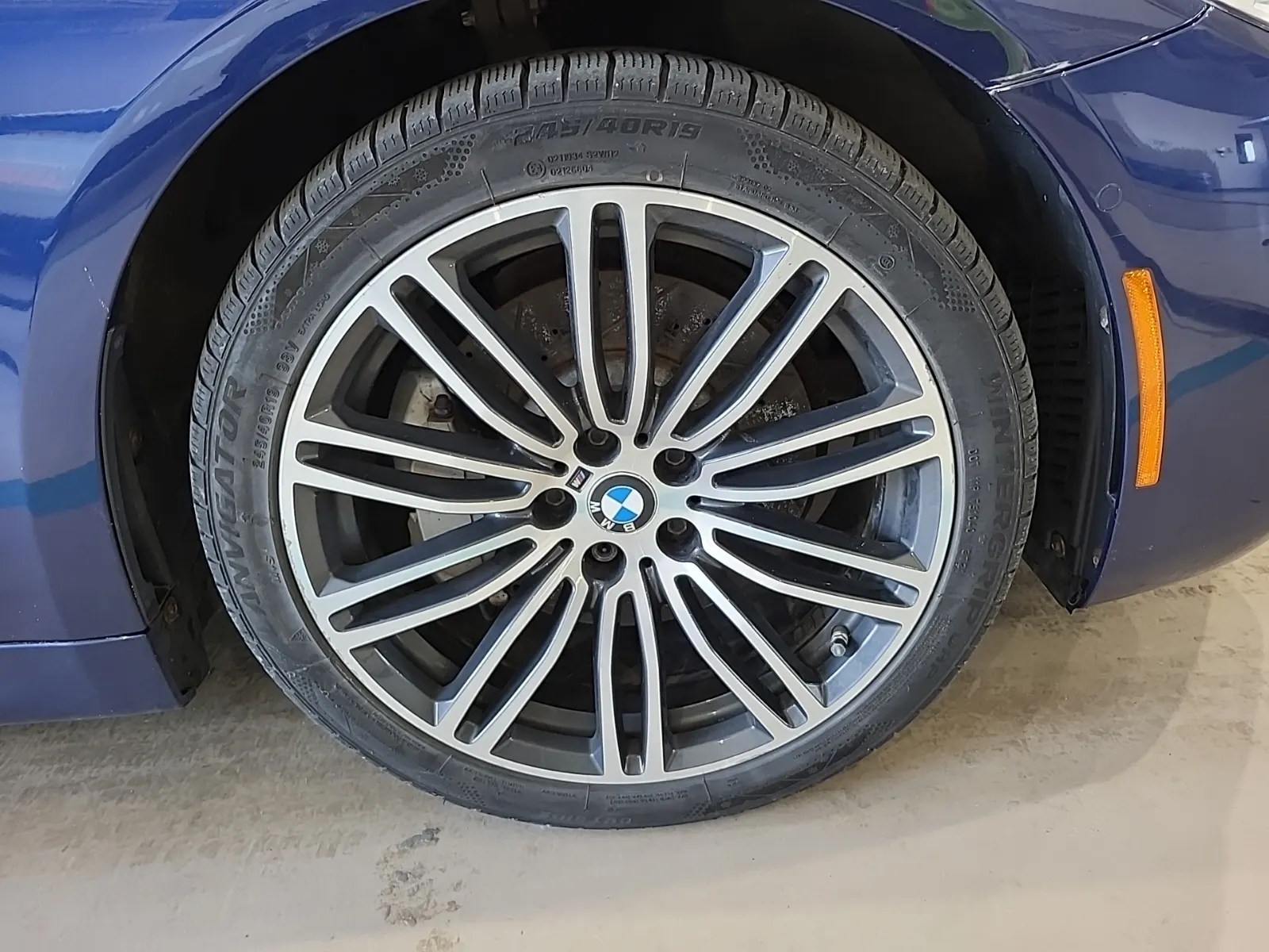 Right Front Wheel/Tire Photo