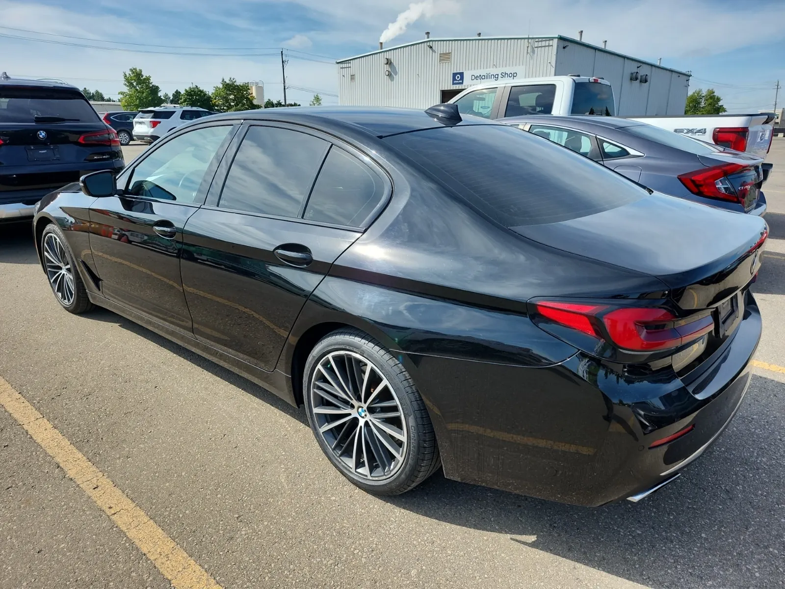 Driver Rear 3/4 Photo