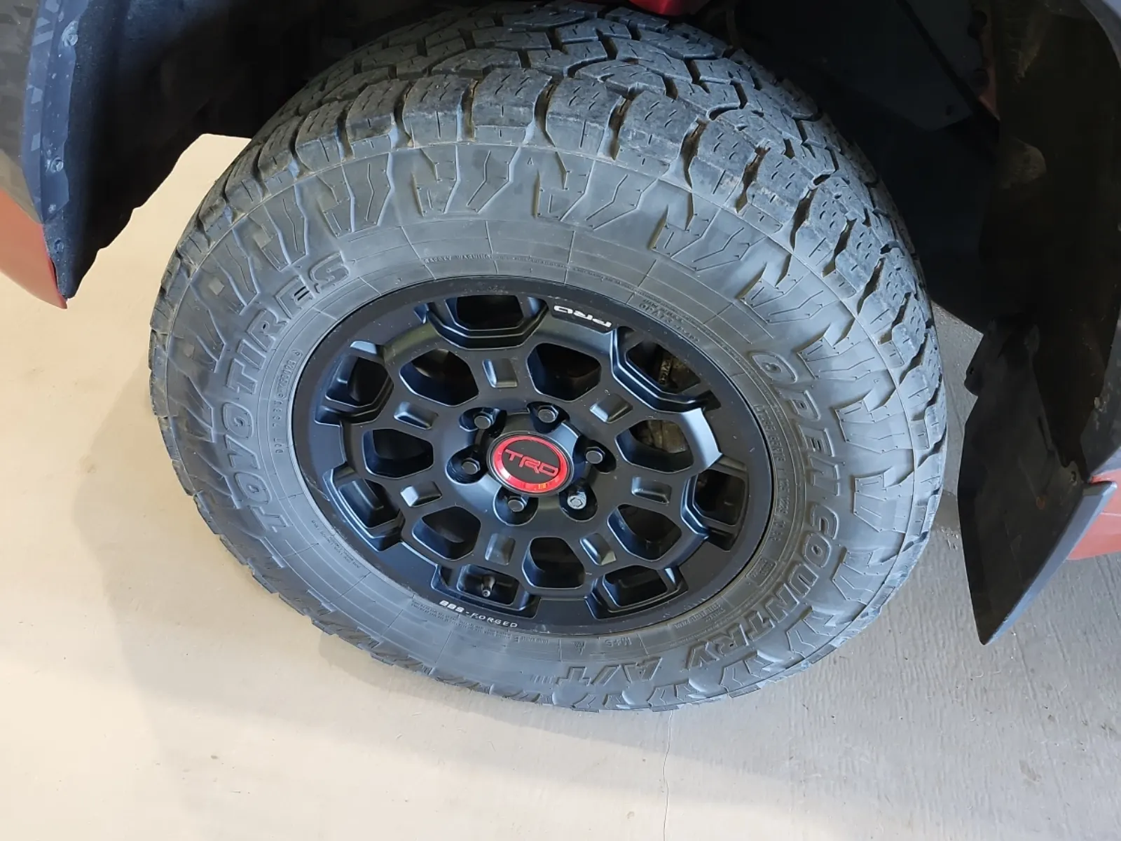 Front driver wheel/tire photo