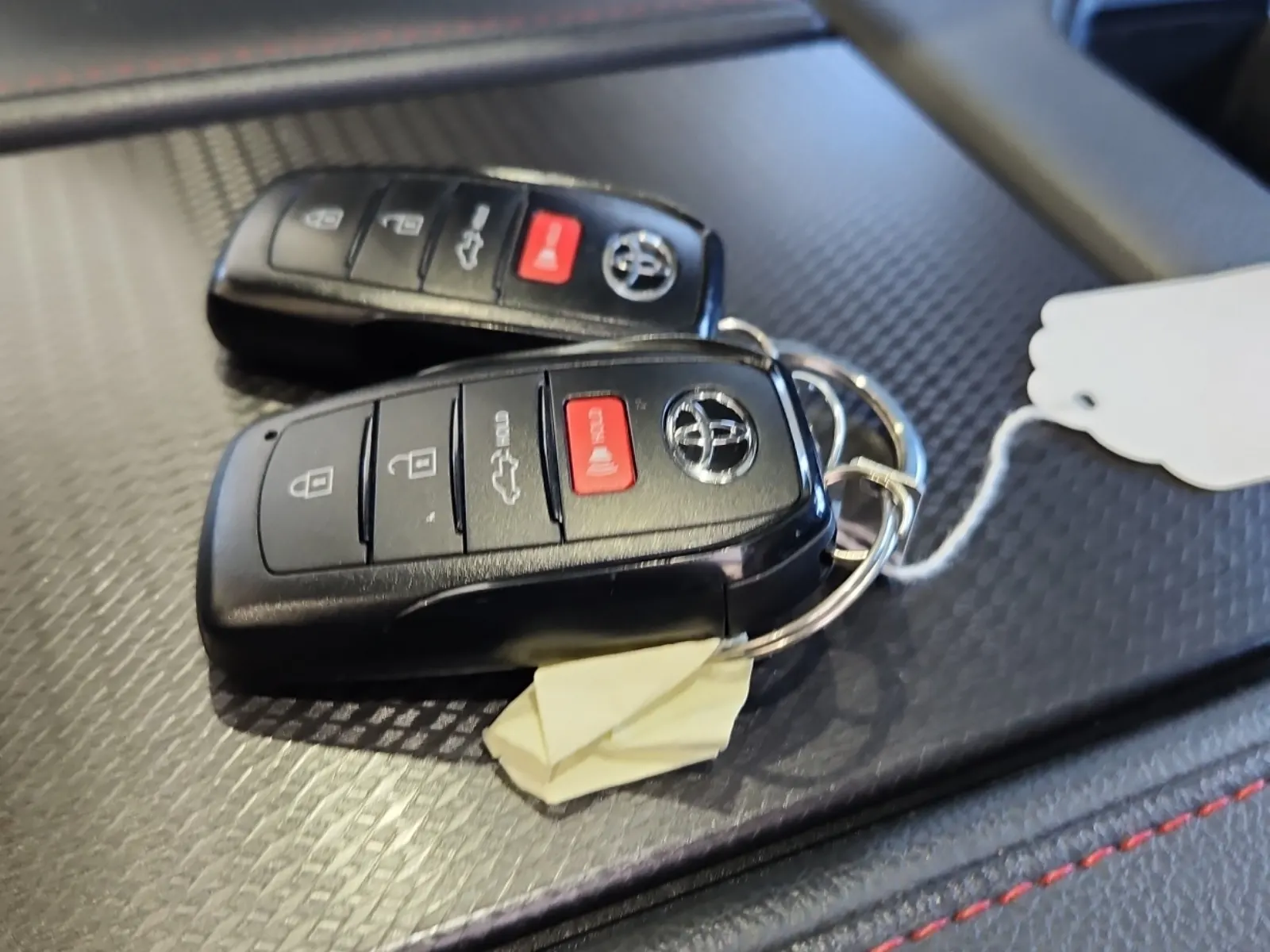Keys/Fobs/Manual Photo