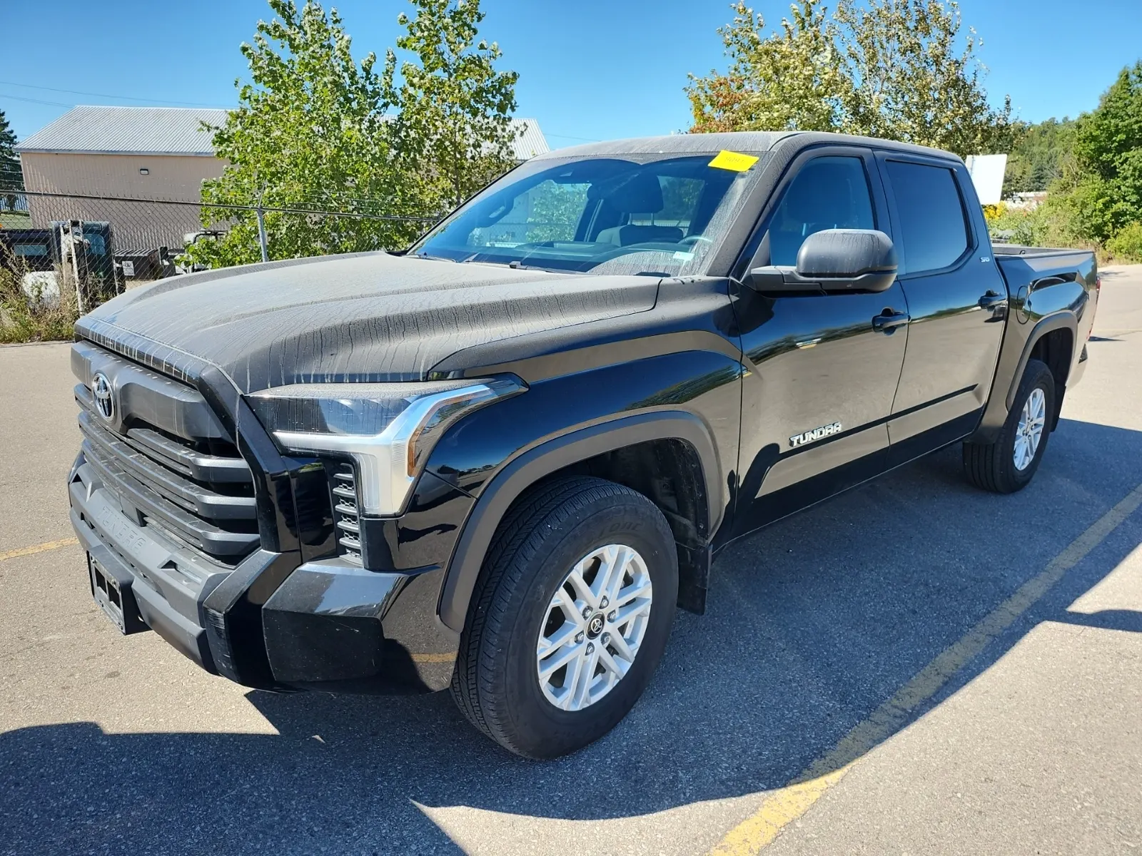 Front driver 3/4 photo
