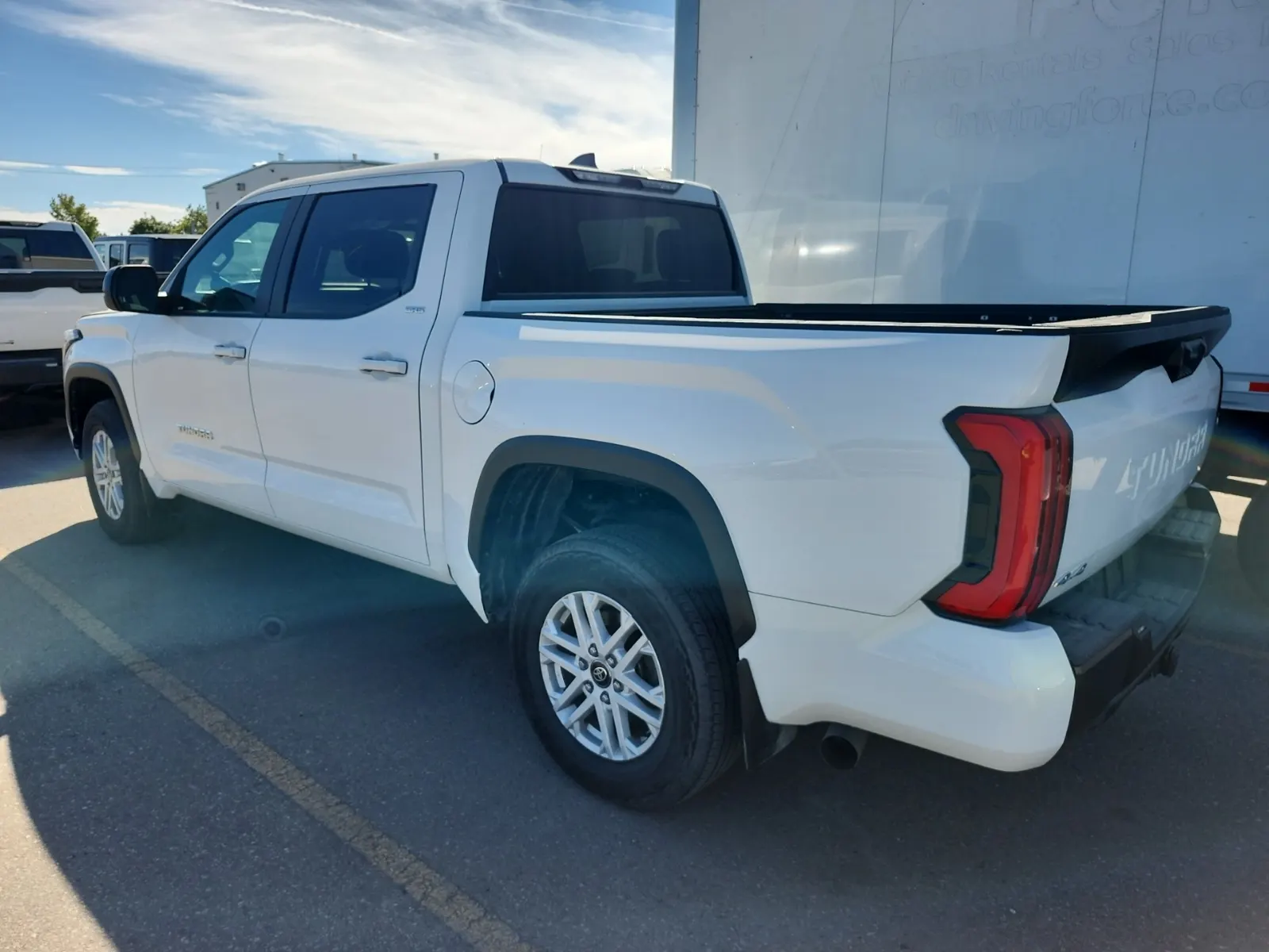 Driver Rear 3/4 Photo