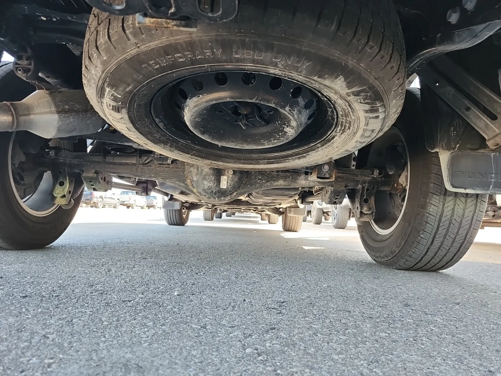 Undercarriage - Rear Photo