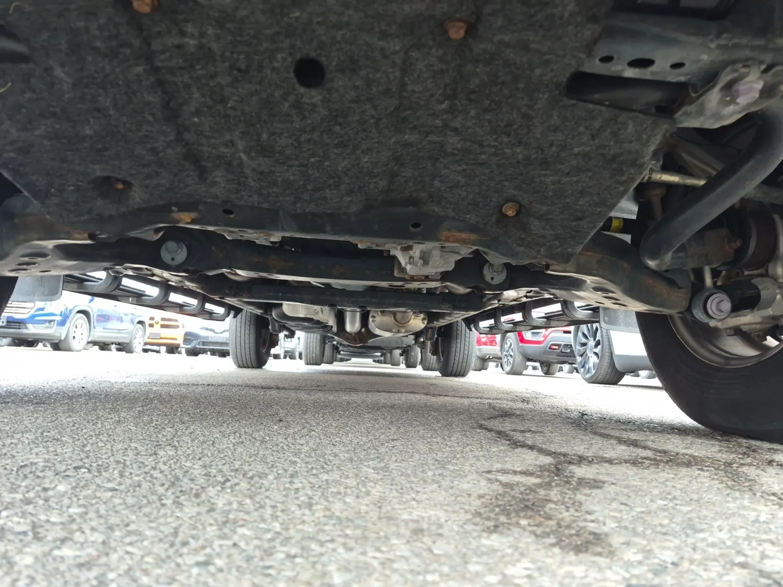 Undercarriage - Front Photo