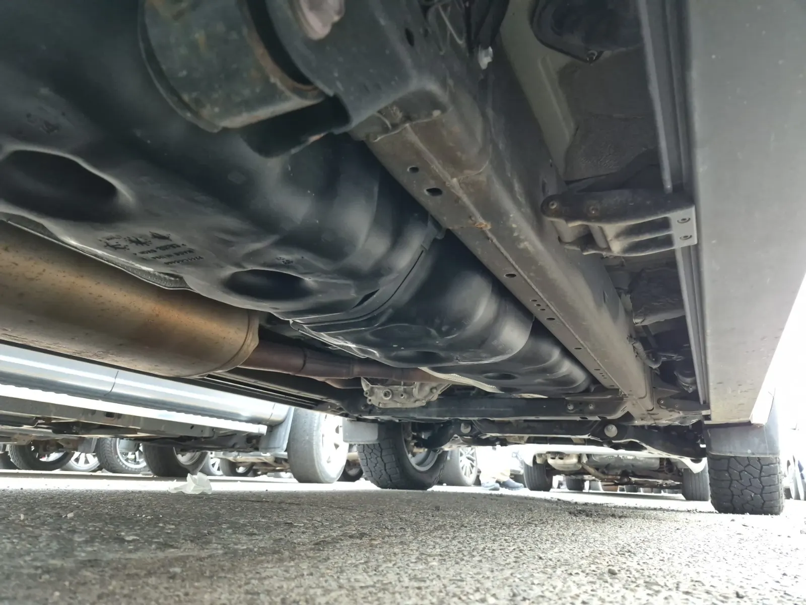 Undercarriage - Passenger Photo