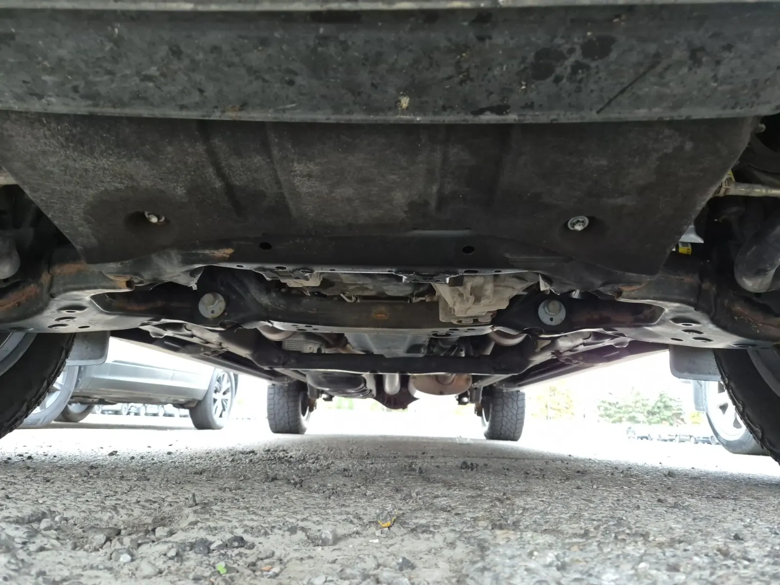 Undercarriage - Front Photo