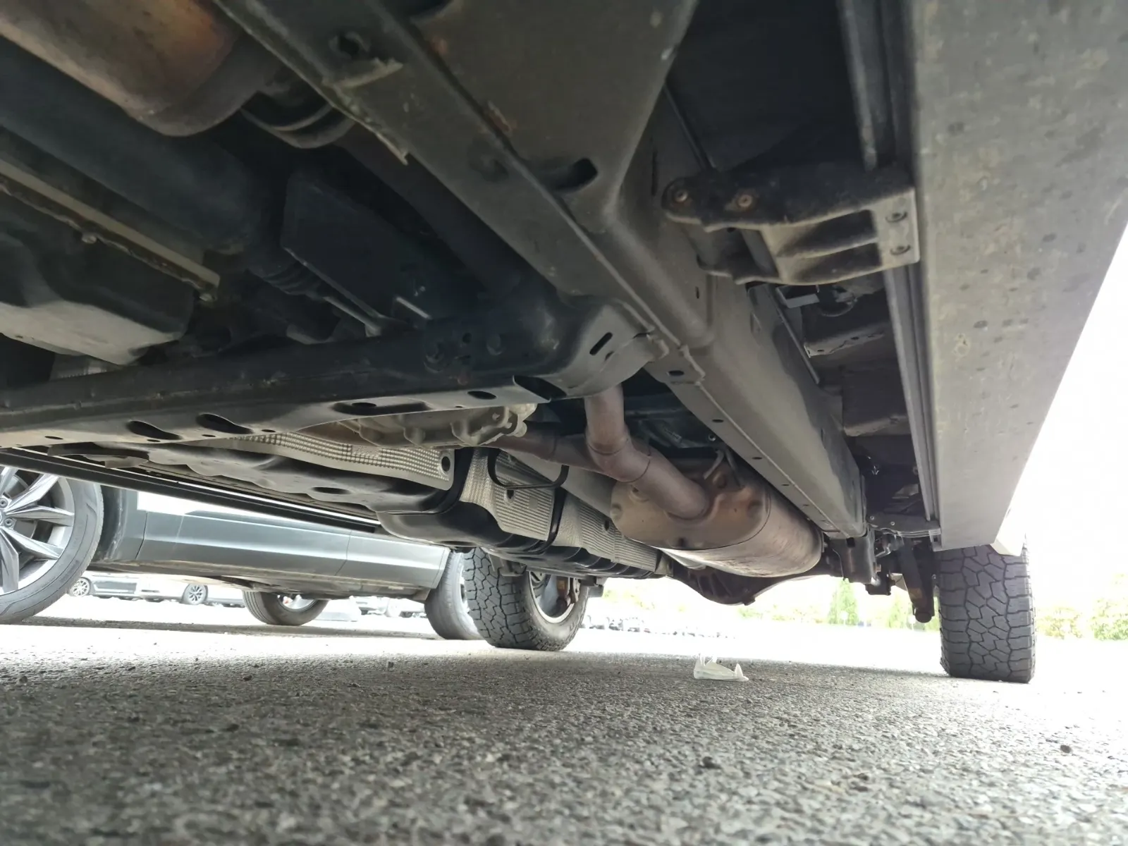 Undercarriage - Driver Photo
