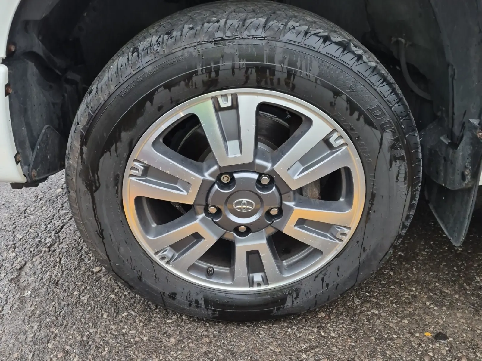 Front driver wheel/tire photo