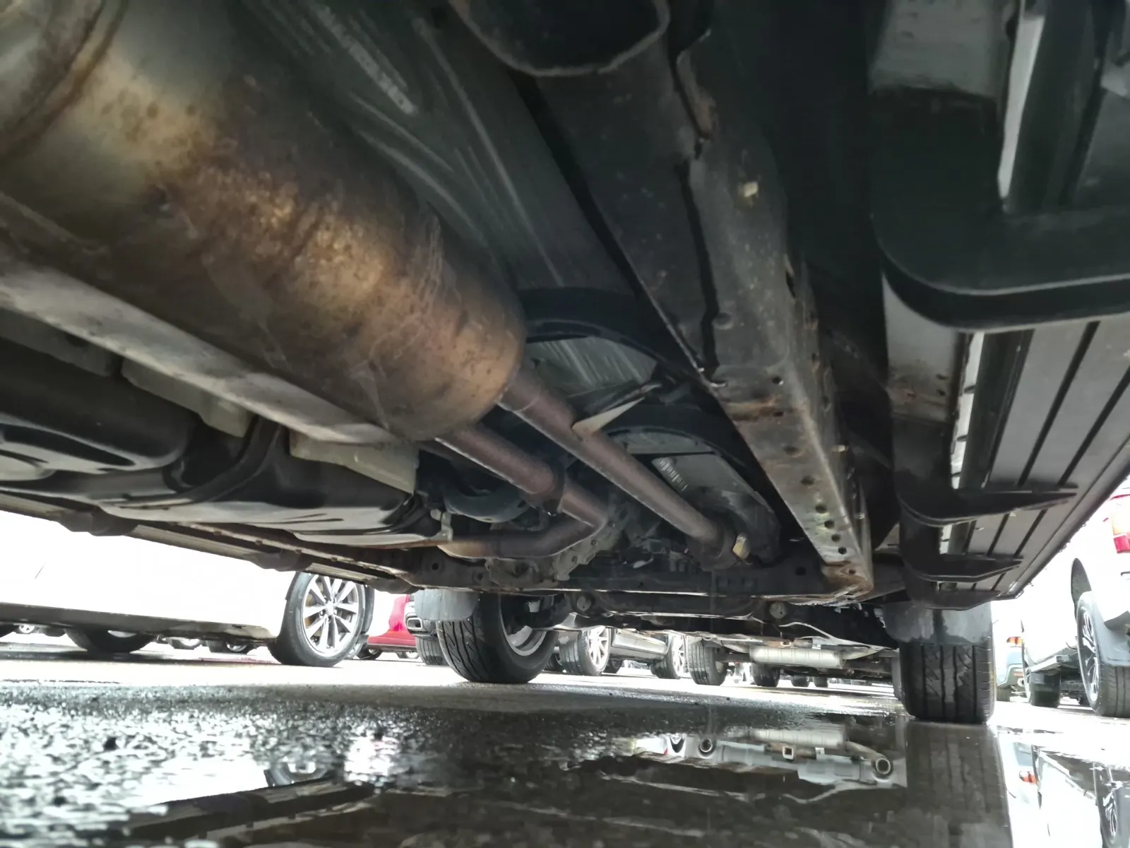 Undercarriage - Passenger Photo