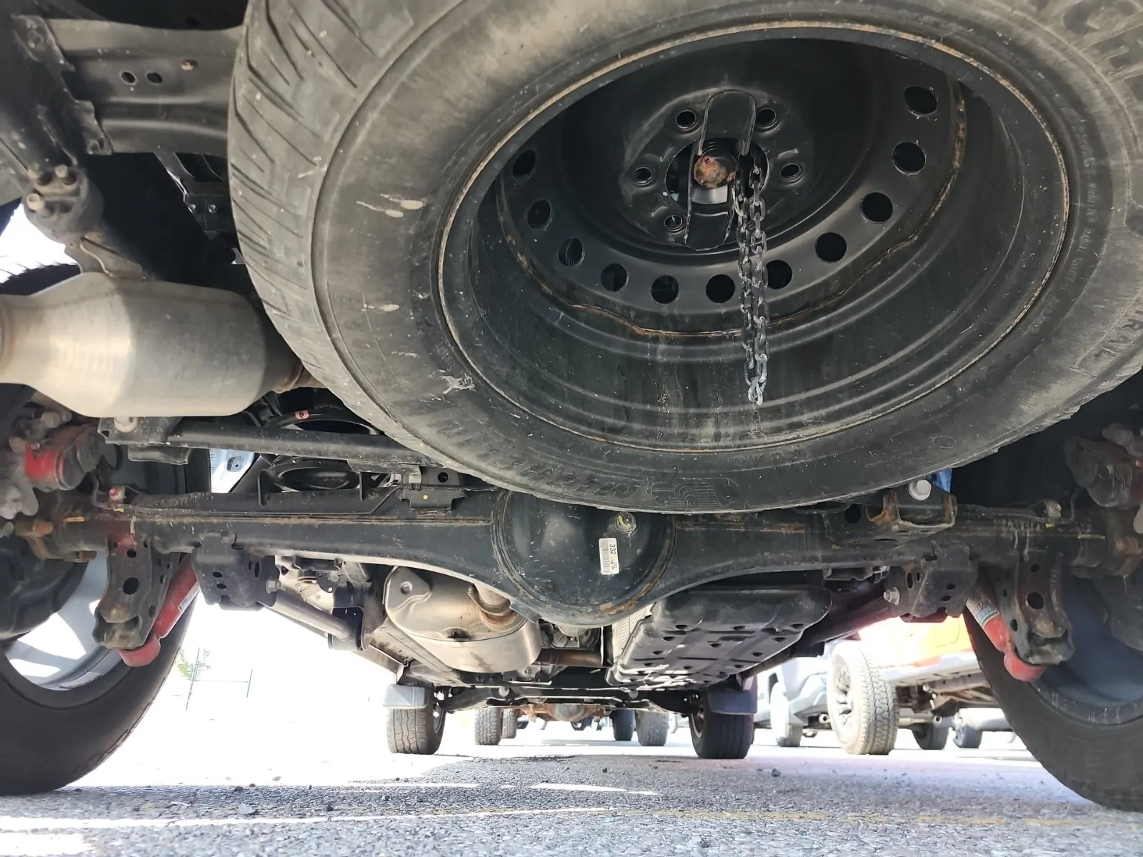 Undercarriage - Rear Photo
