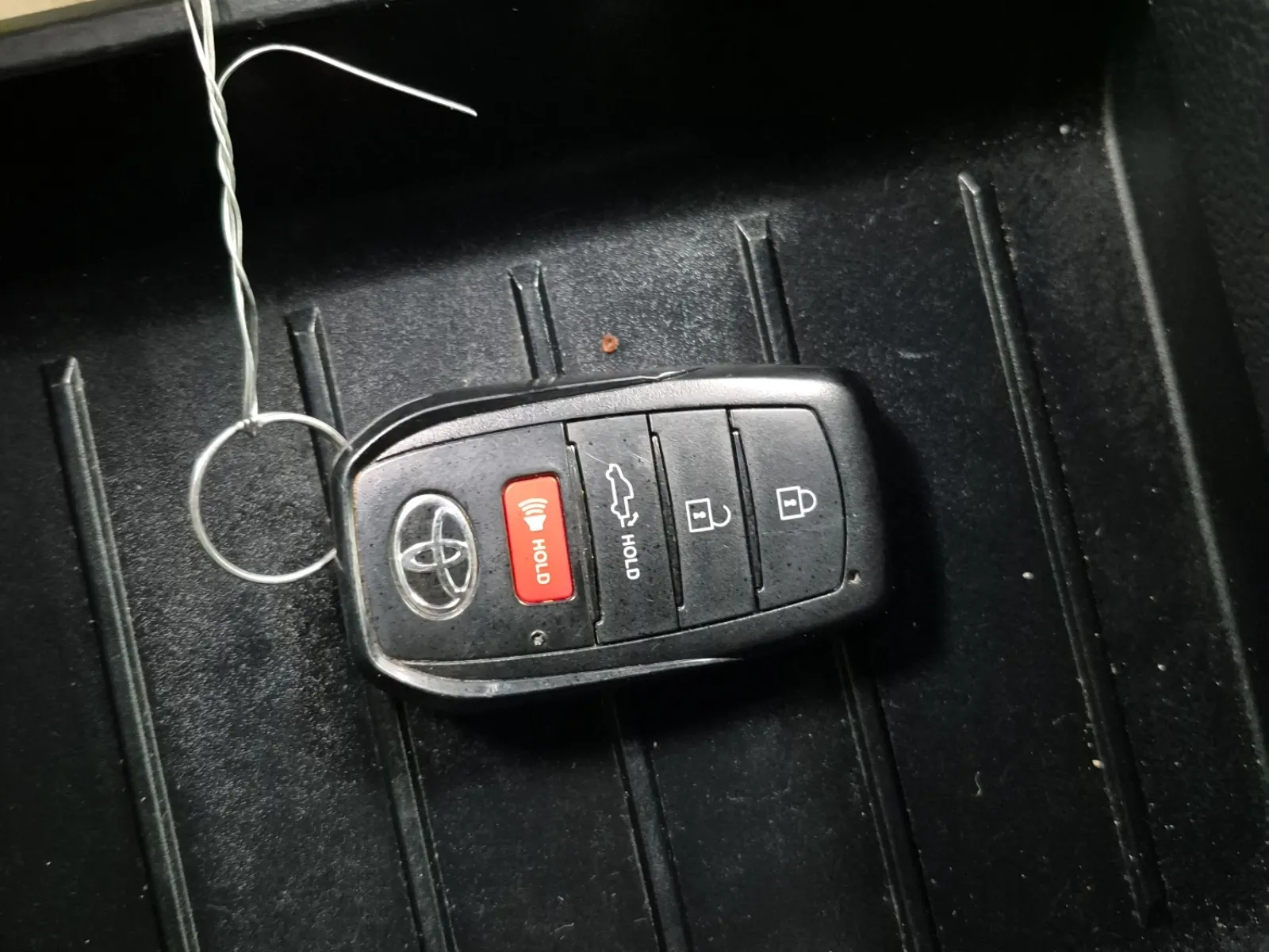 Keys/Fobs/Manual Photo