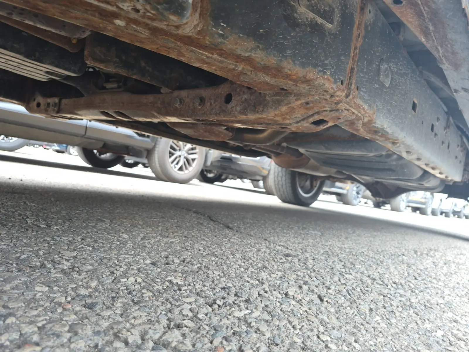 Undercarriage - Driver Photo