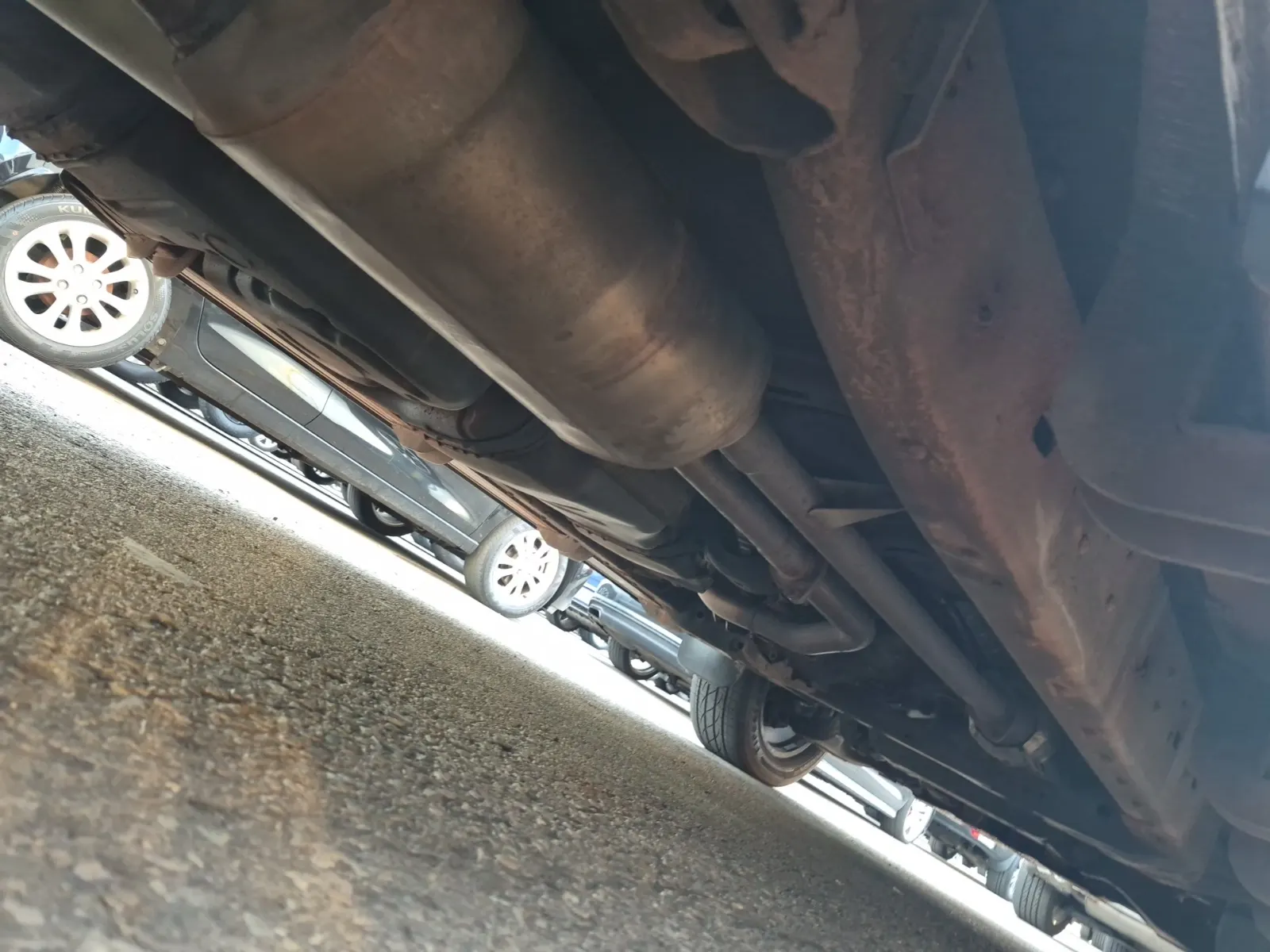 Undercarriage - Passenger Photo