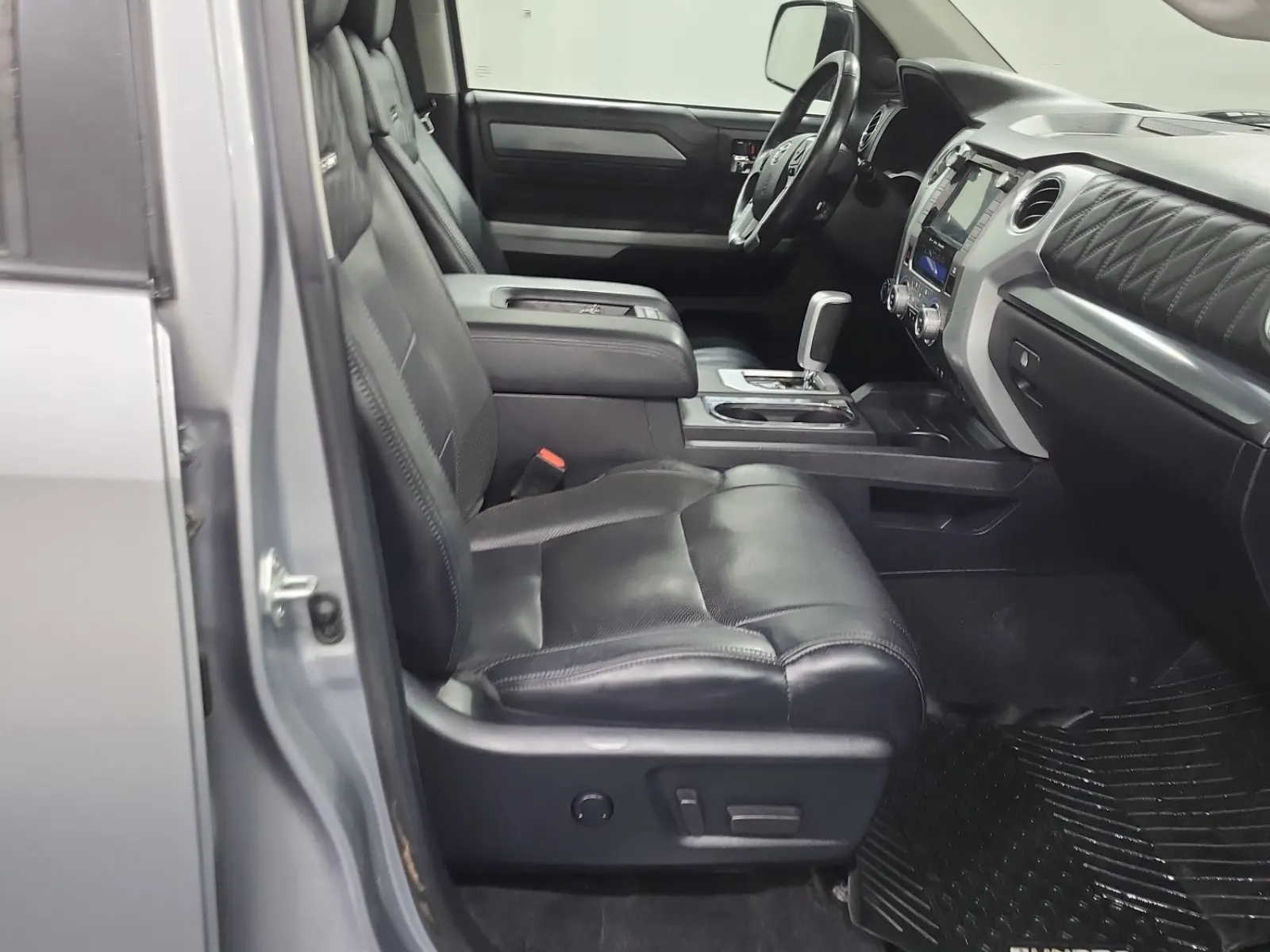 Right Side Interior Photo