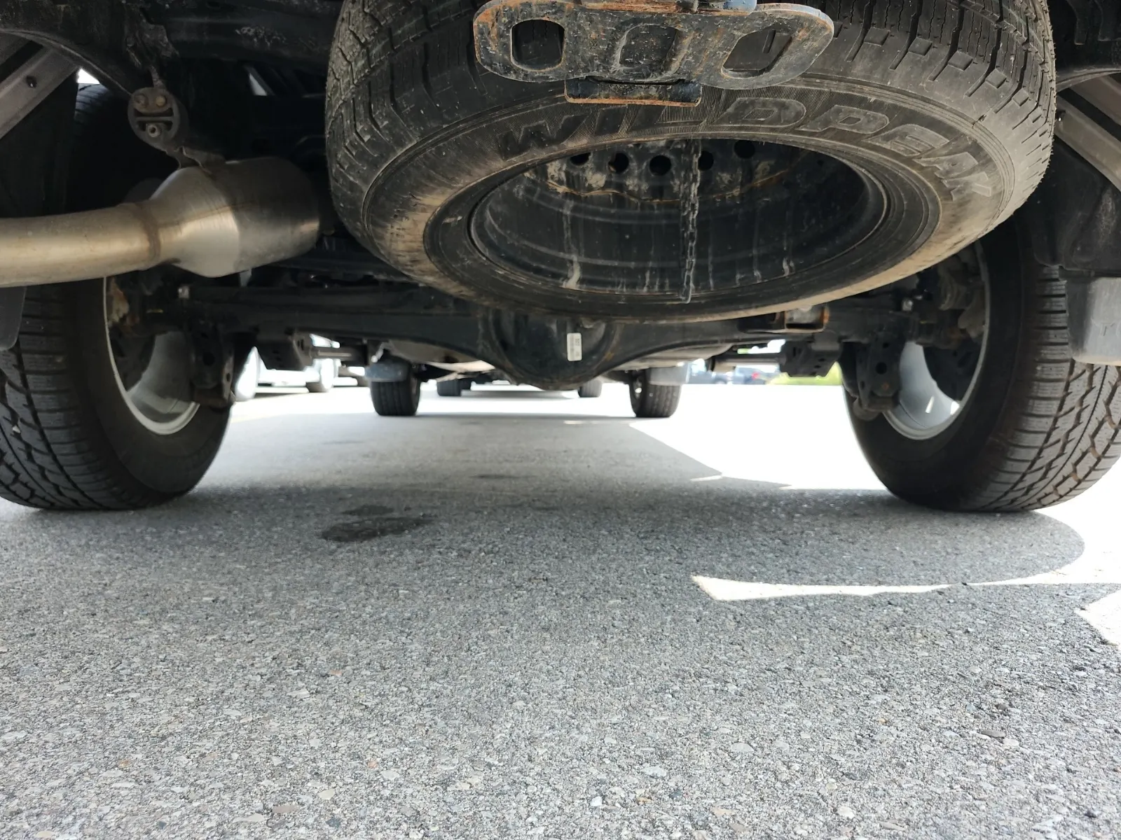 Undercarriage - Rear Photo