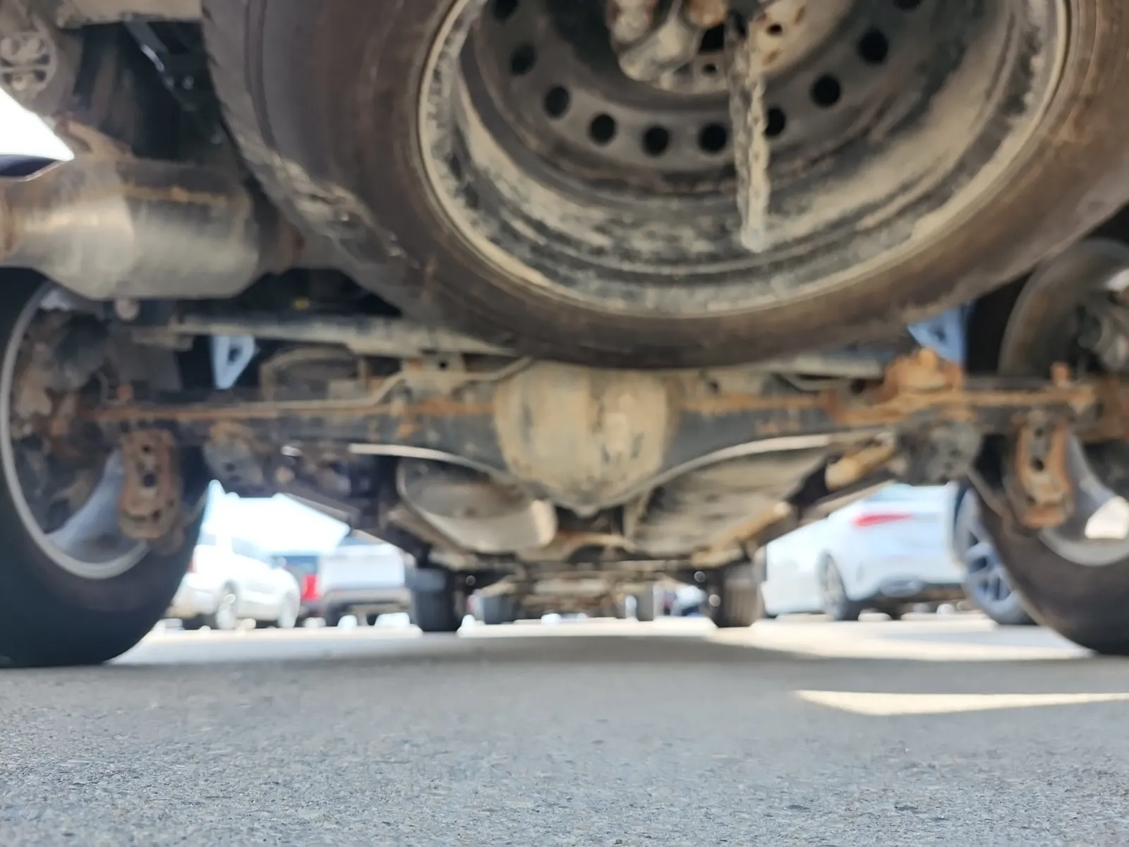Undercarriage - Rear Photo