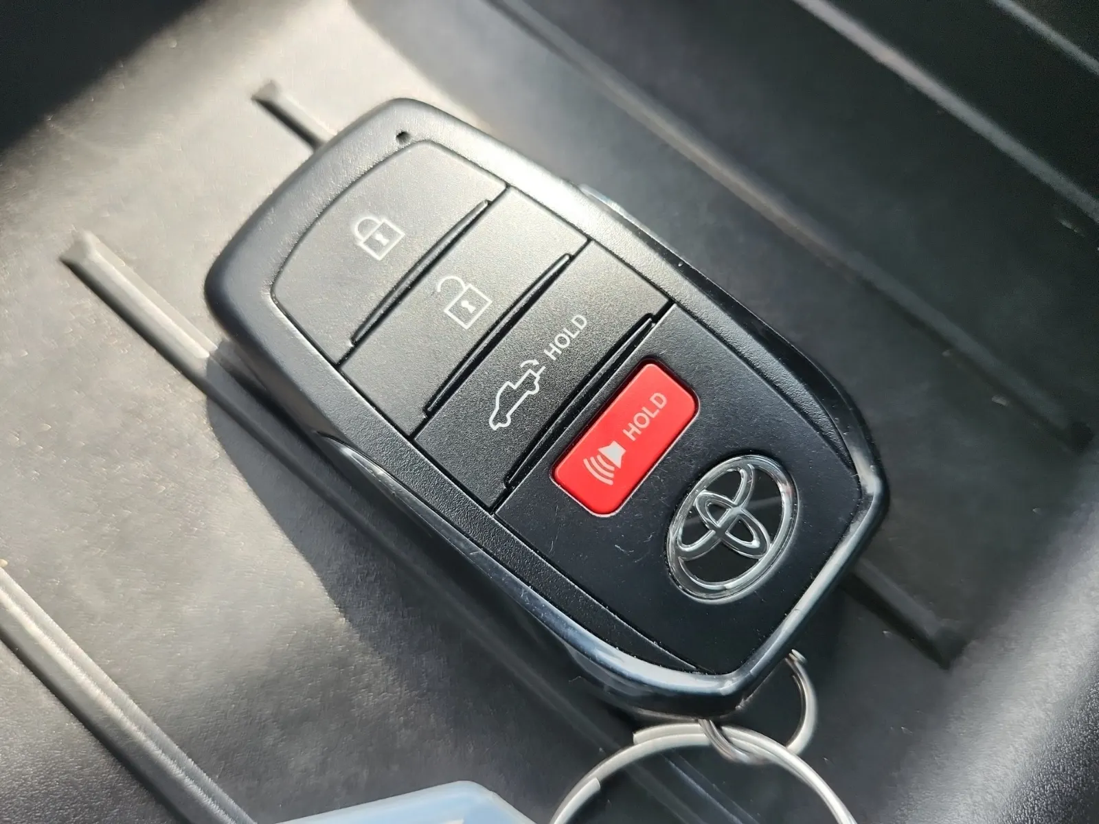 Keys/Fobs/Manual Photo