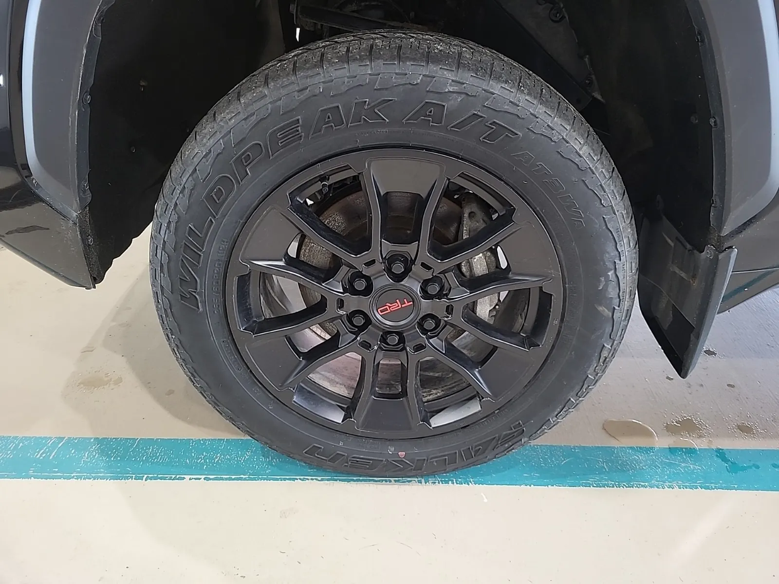 Front driver wheel/tire photo