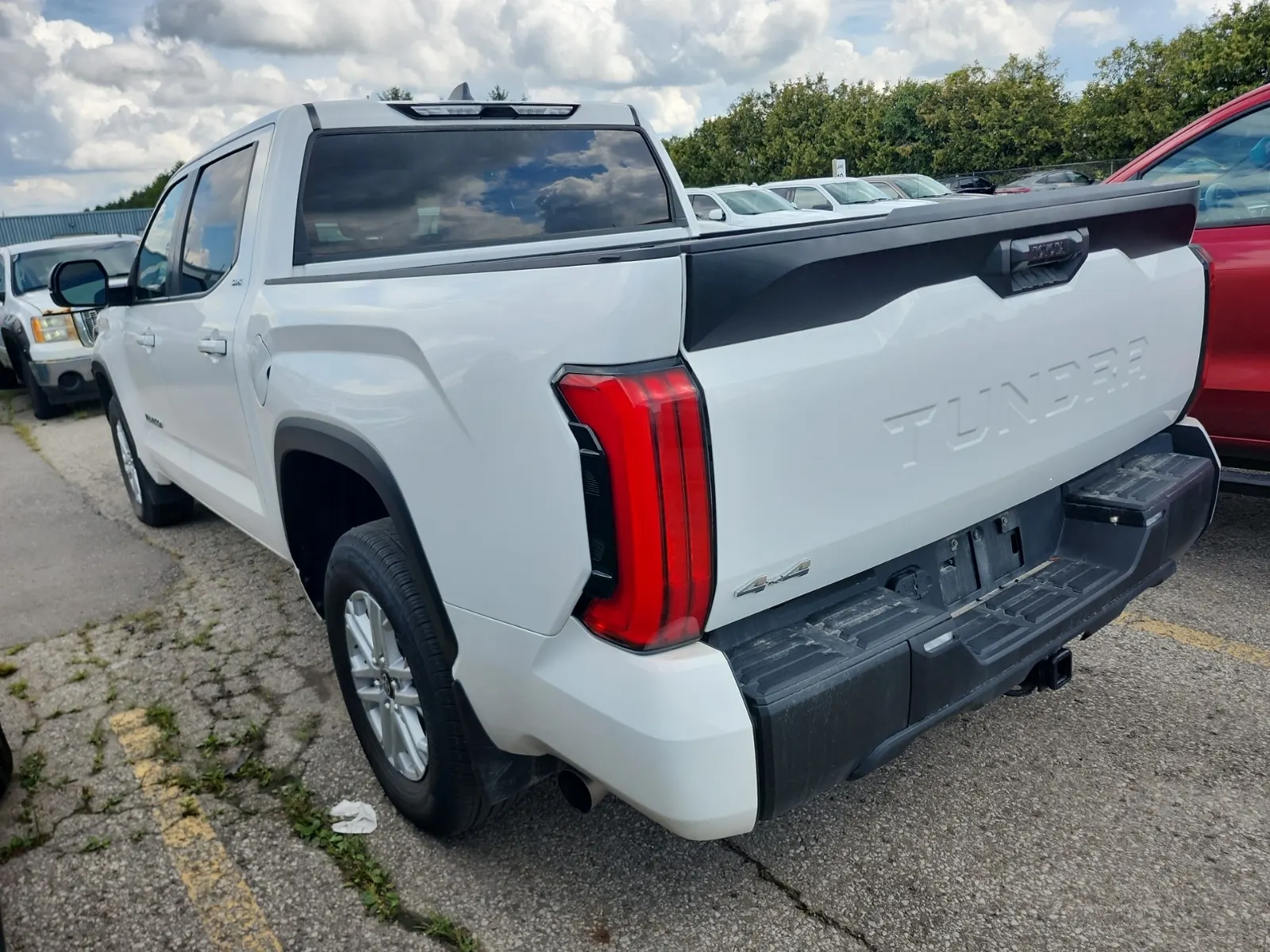 Driver Rear 3/4 Photo
