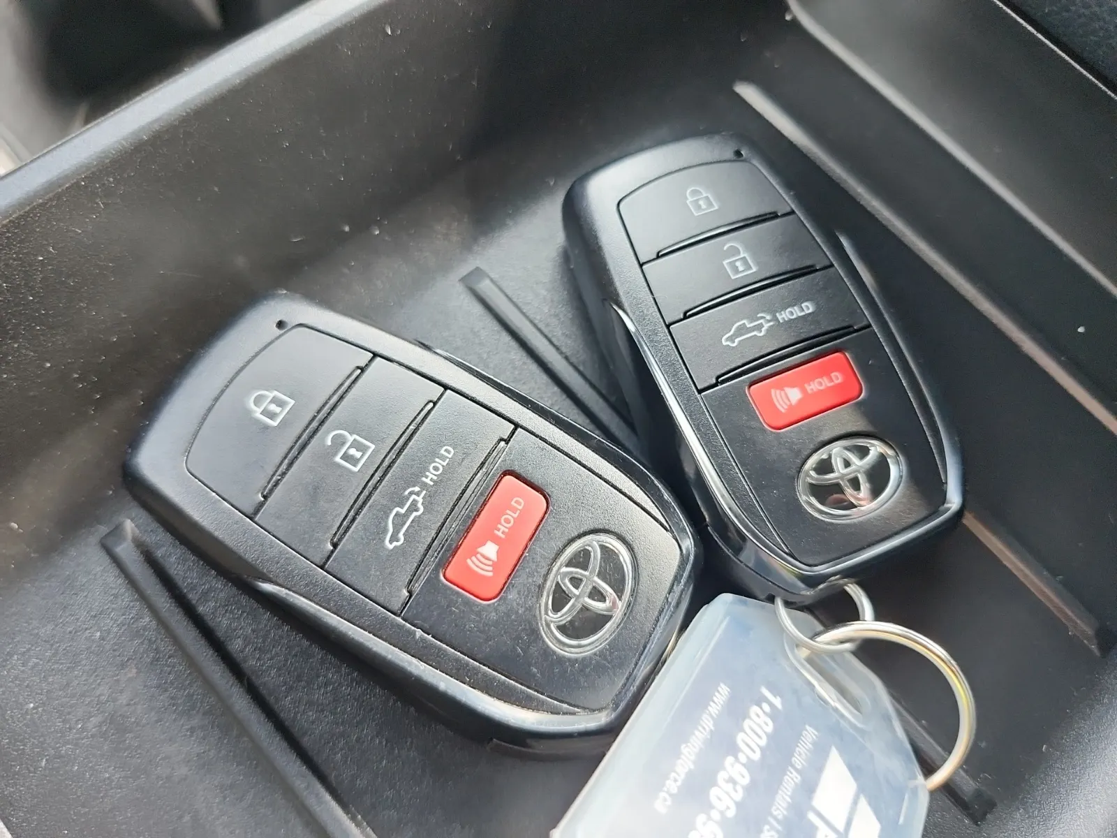 Keys/Fobs/Manual Photo