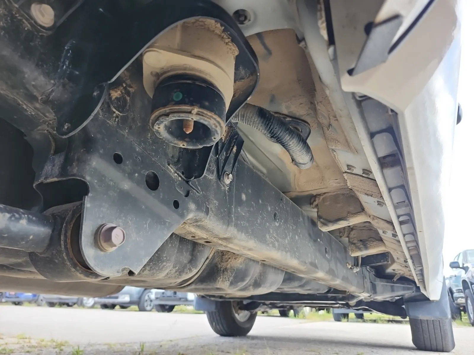 Undercarriage - Passenger Photo