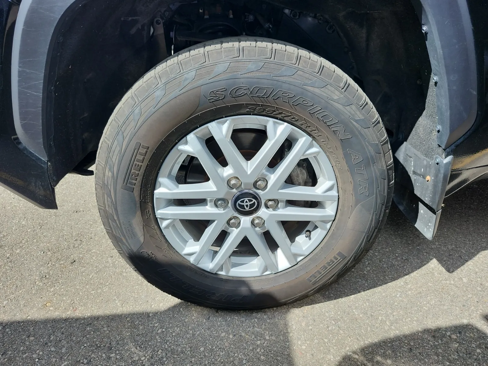 Front driver wheel/tire photo