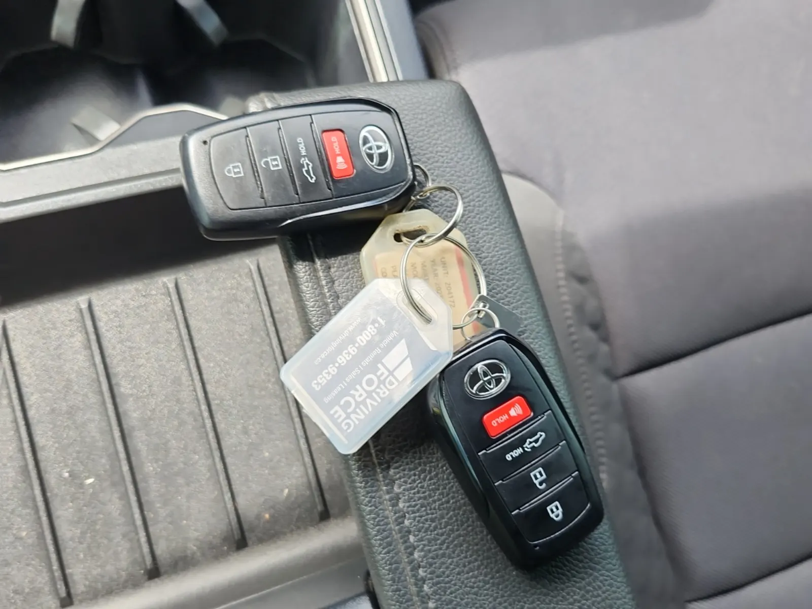 Keys/Fobs/Manual Photo