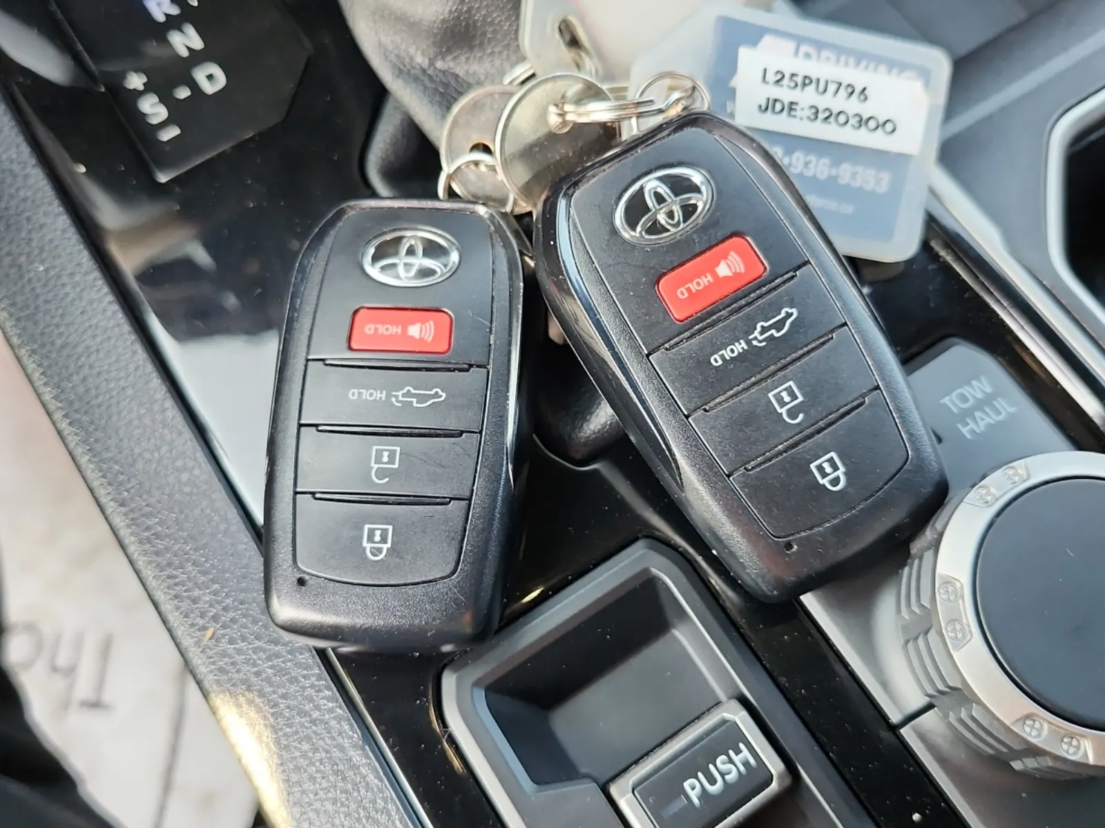 Keys/Fobs/Manual Photo