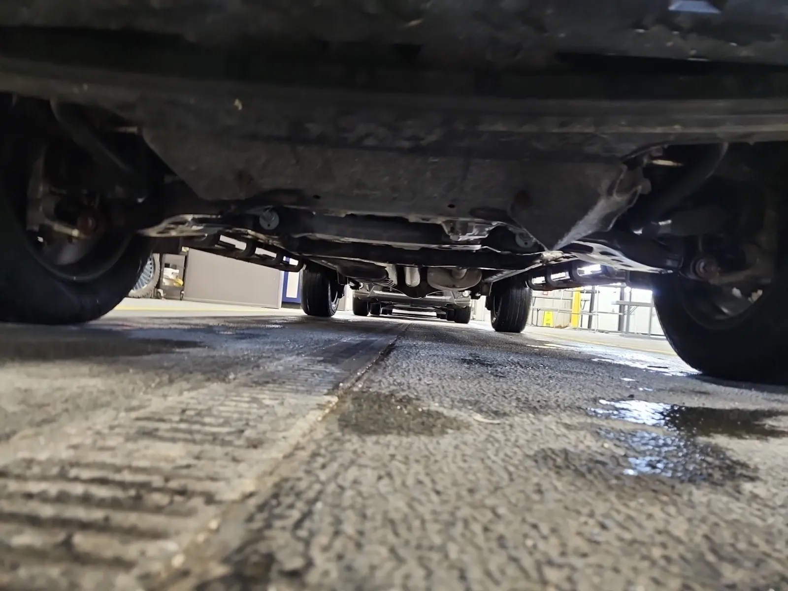 Undercarriage - Front Photo