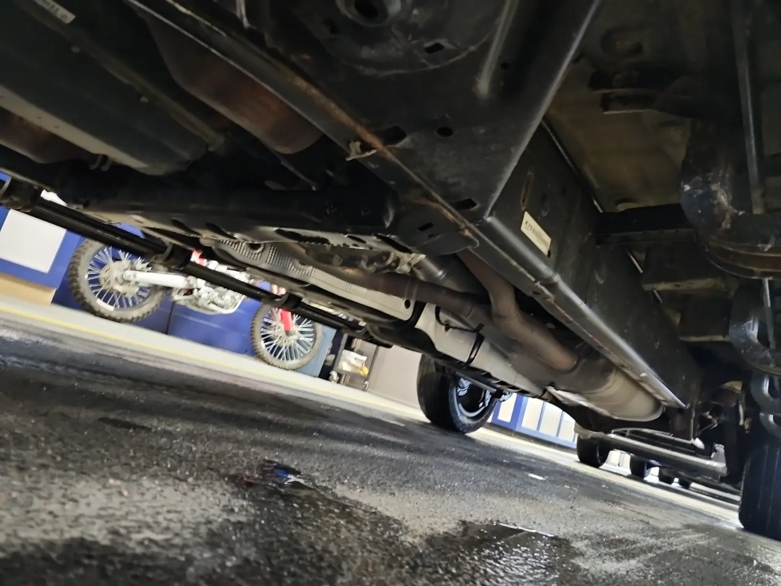 Undercarriage - Driver Photo