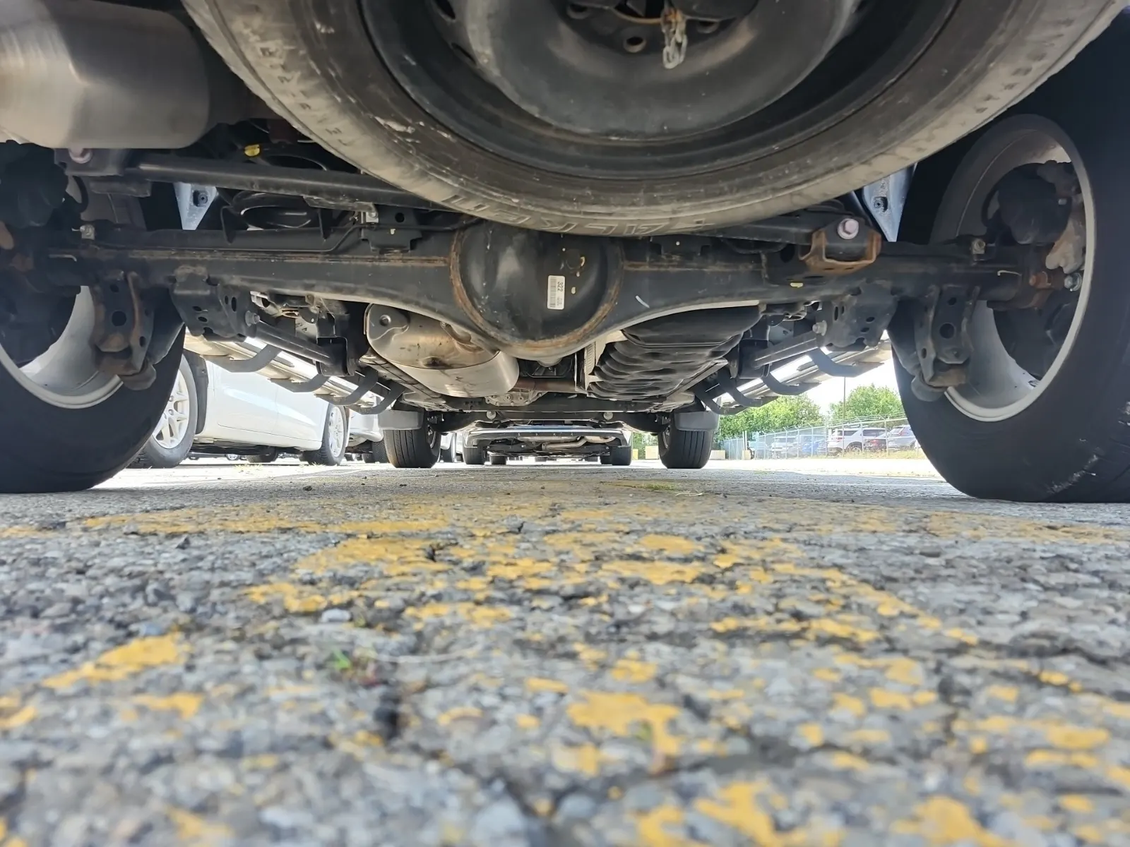 Undercarriage - Rear Photo