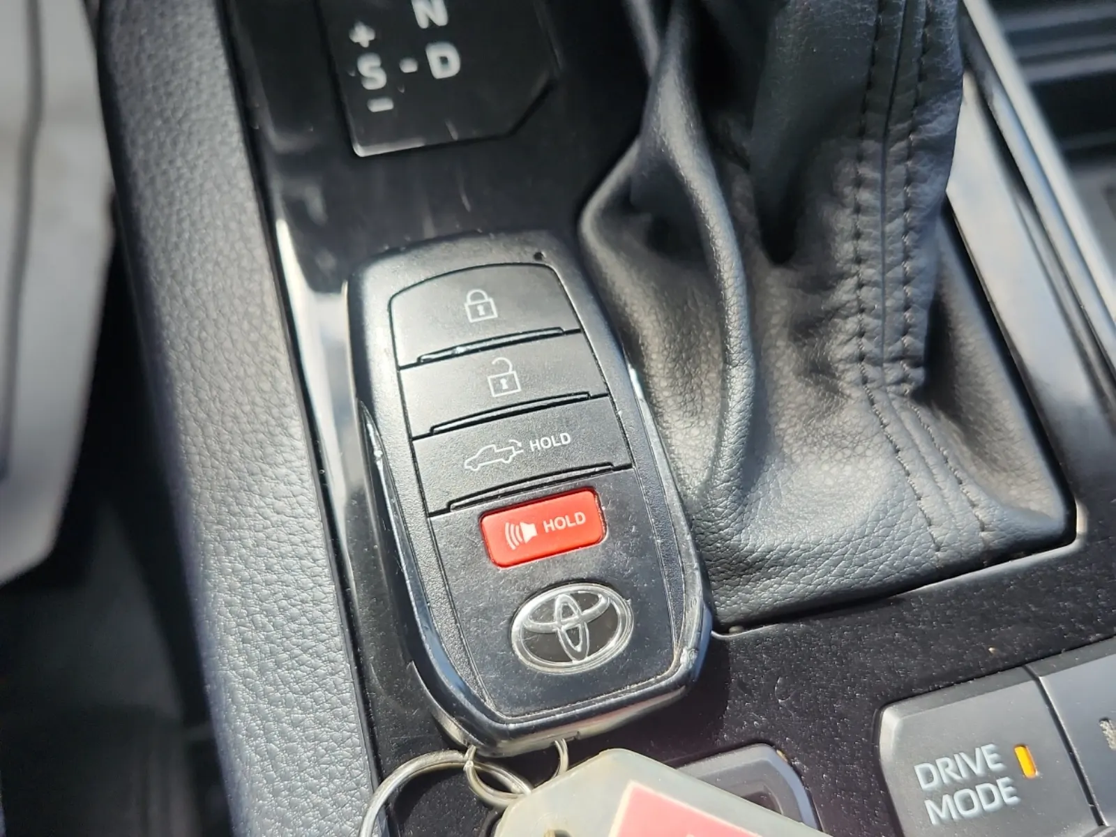 Keys/Fobs/Manual Photo