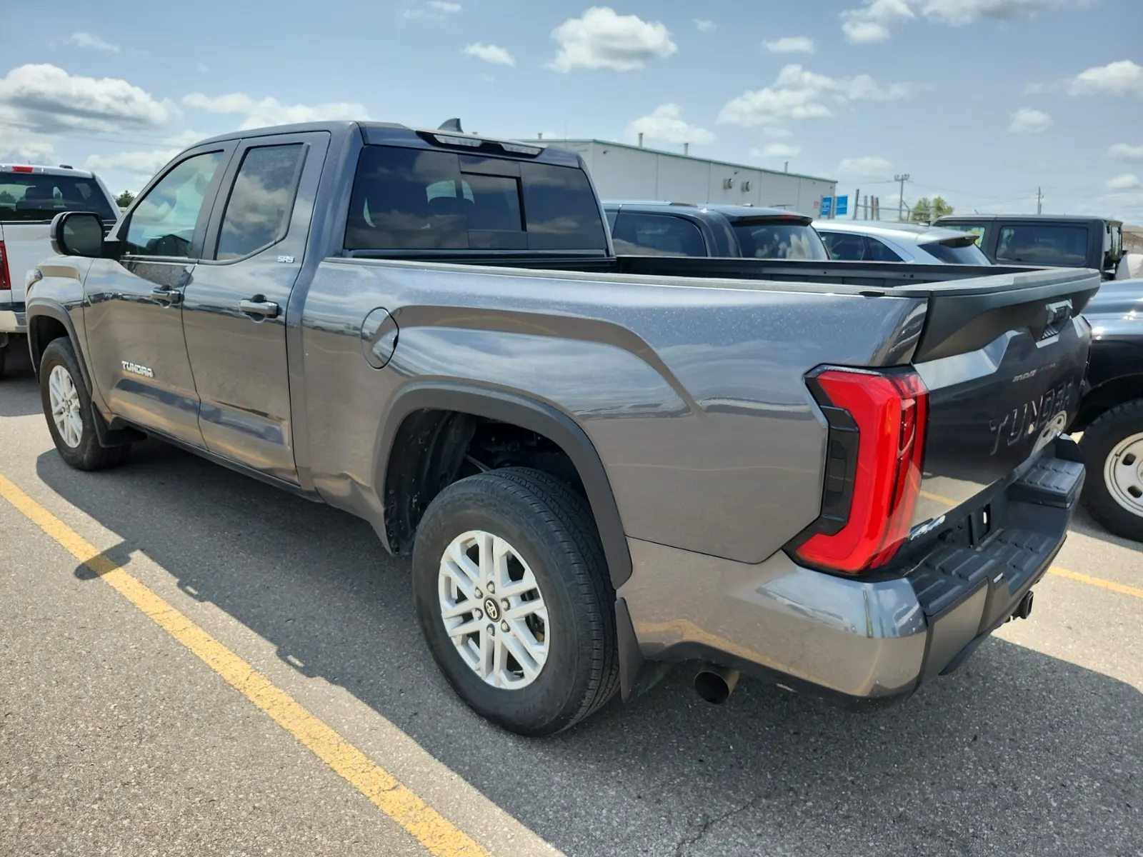 Driver Rear 3/4 Photo